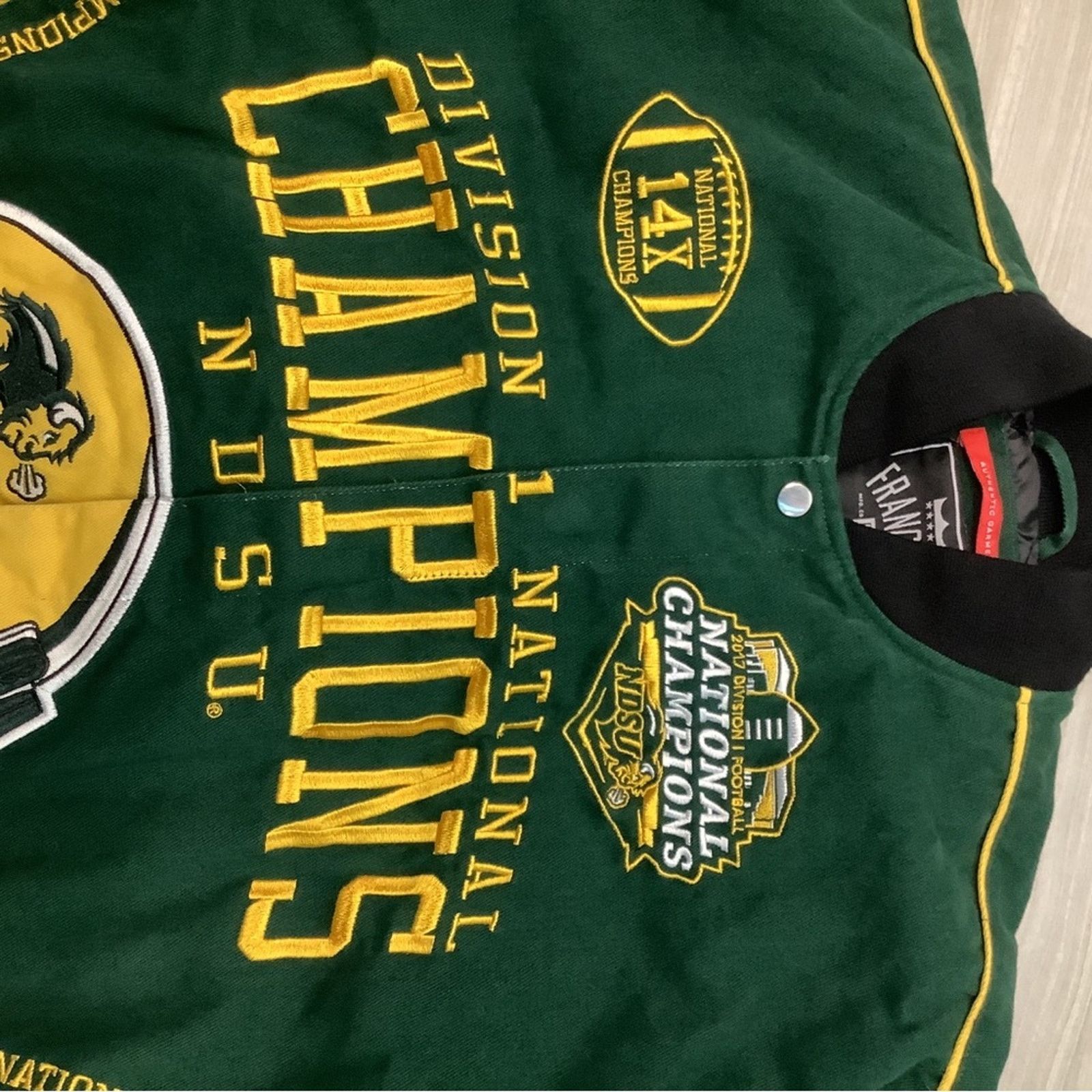 Vintage NDSU Champions 14 X Division Bison Bomber jacket Size US L / EU 52-54 / 3 - 8 Thumbnail