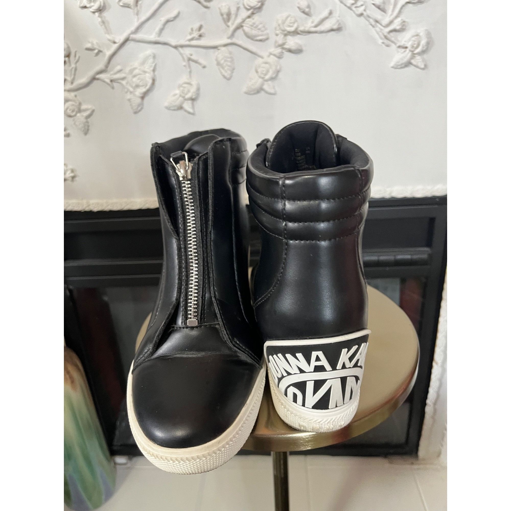 DKNY DKNY Black High-Top Leather Sneakers With Zipper Closure & L Size US 8.5 / IT 38.5 - 8 Thumbnail