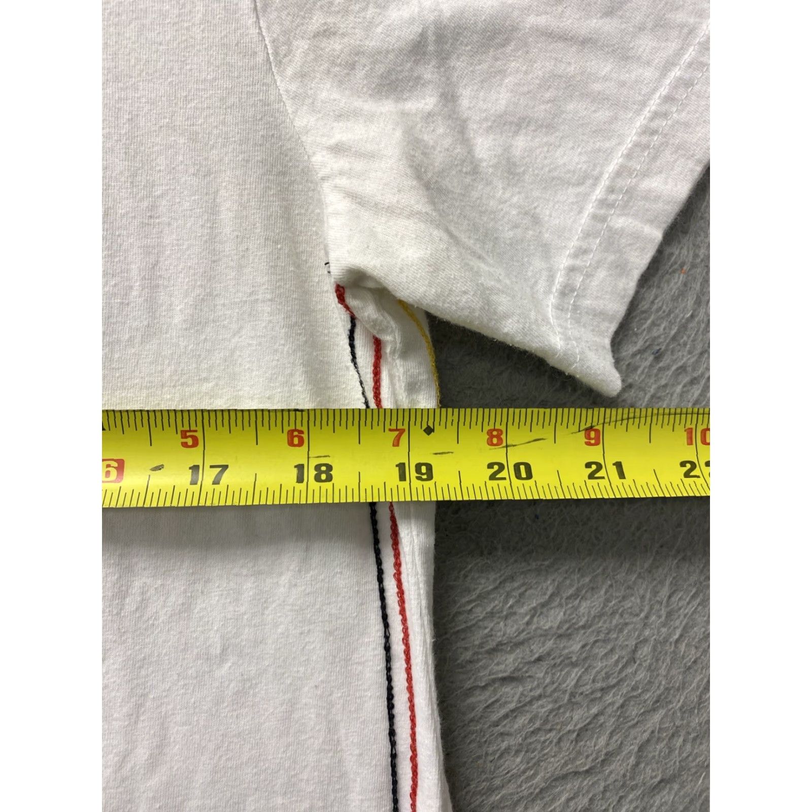 Vintage MANGUUN Graphic Shirt Mens Large Slim White Crew Neck Cotton Blend Short Sleeve Logo Front 2020s Mens Size US L / EU 52-54 / 3 - 4 Thumbnail