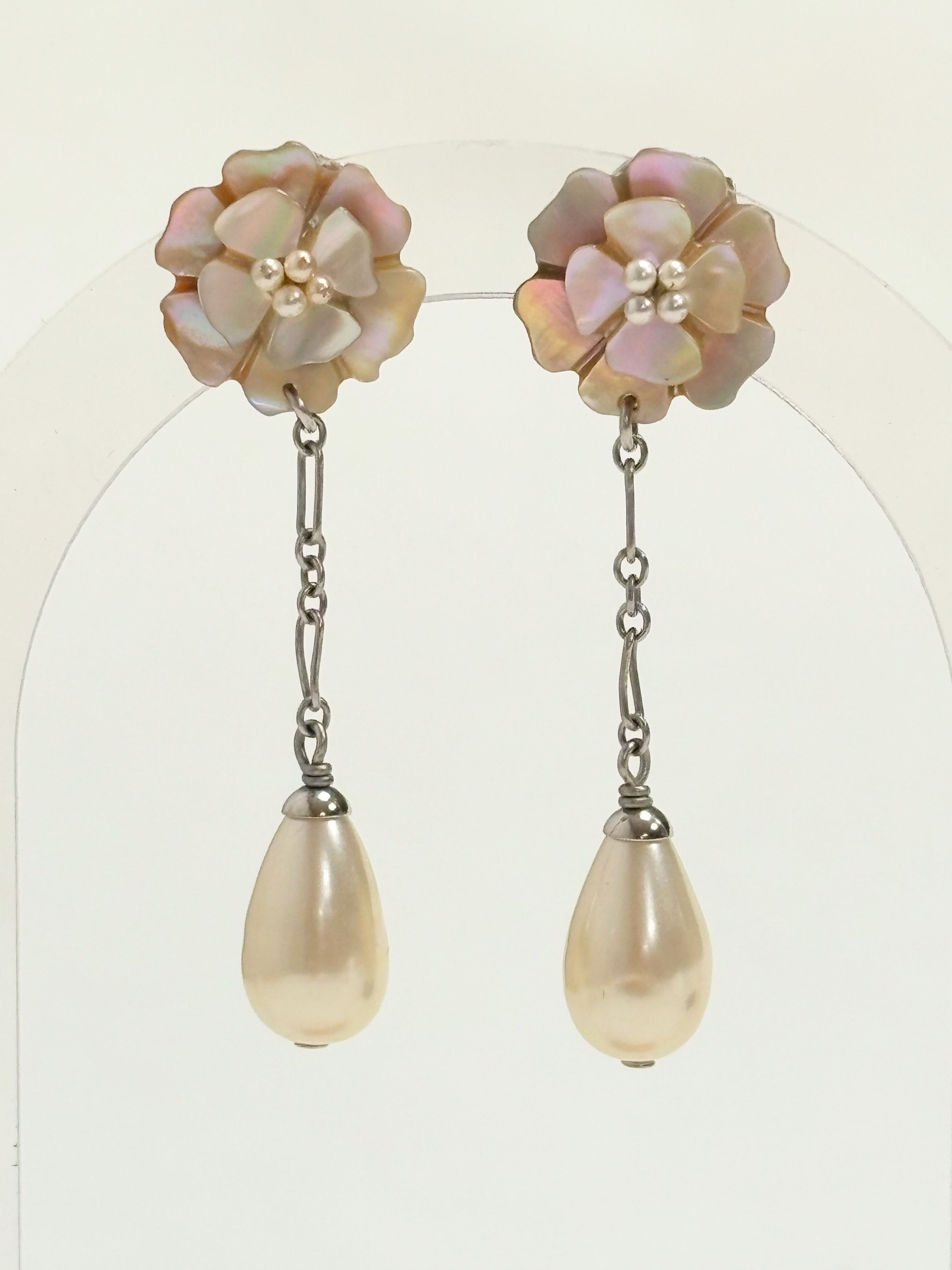 Chanel Boucles d'oreilles Camelia Size ONE SIZE - 1 Thumbnail