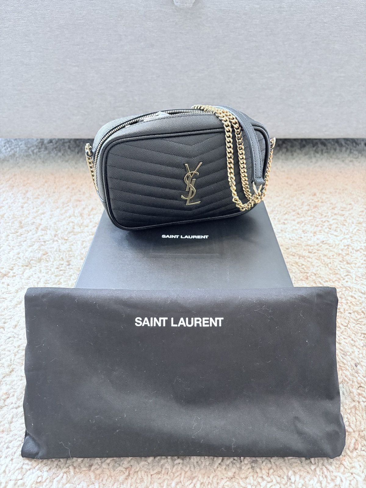 Yves Saint Laurent Saint Laurent Black Quilted Camera Bag with Gold Chain Size ONE SIZE - 2 Thumbnail
