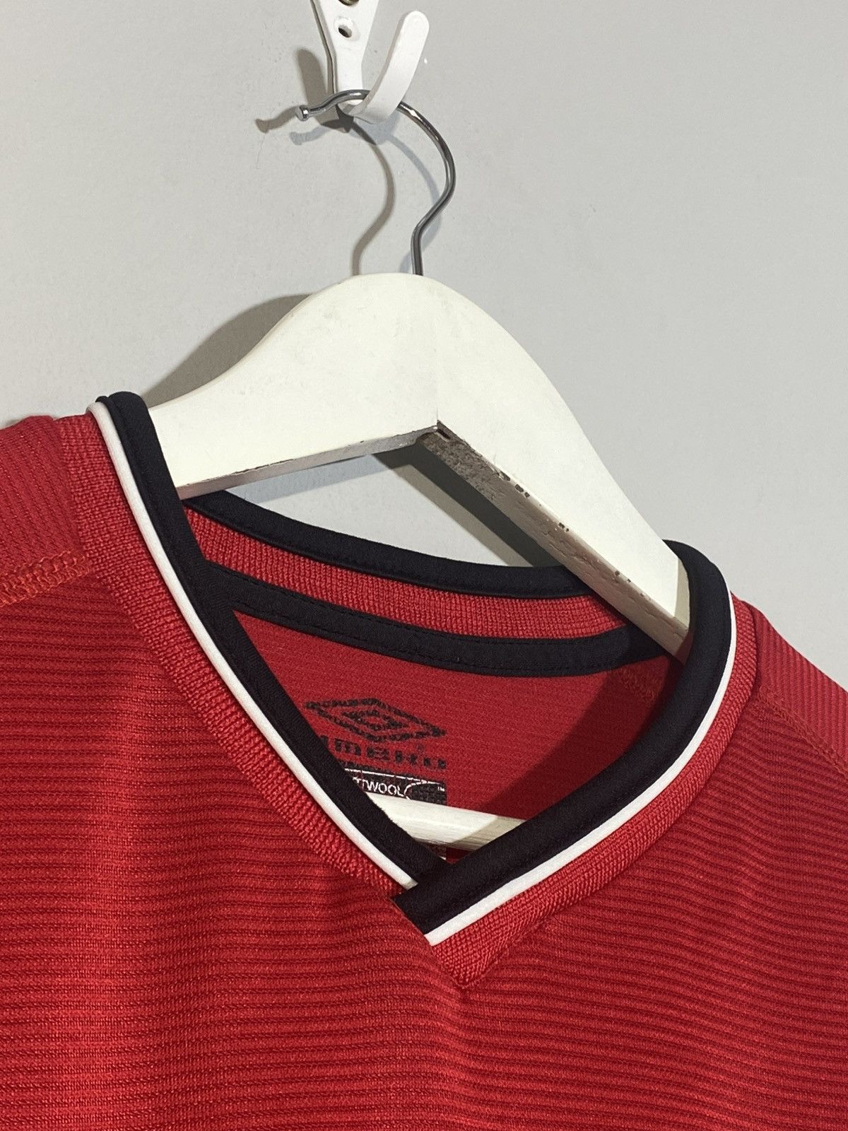 Umbro Vintage Umbro Manchester United Vodafone Retro Shirt Size US M / EU 48-50 / 2 - 13 Thumbnail