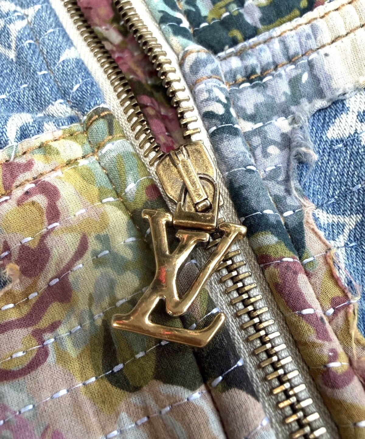 Louis Vuitton Louis Vuitton 48 Destroyed Floral Monogram Denim Jacket Size US M / EU 48-50 / 2 - 4 Thumbnail