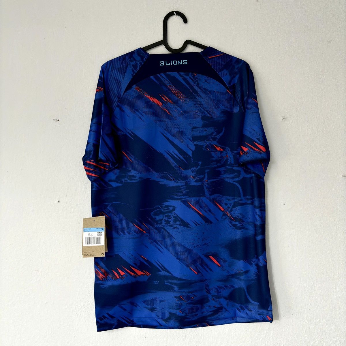 Nike NEW 2022 2023 England National Nike Pre Match Soccer Jersey Size US M / EU 48-50 / 2 - 9 Thumbnail