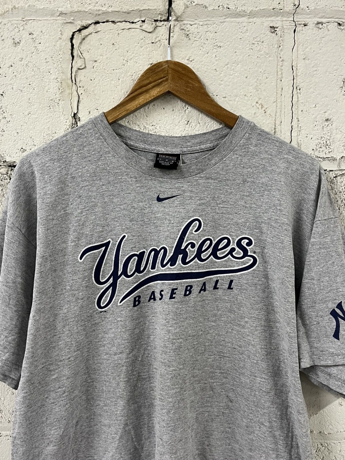 Nike Nike center swoosh NY yankees tee shirt boxy sports hype y2k Size US L / EU 52-54 / 3 - 5 Thumbnail