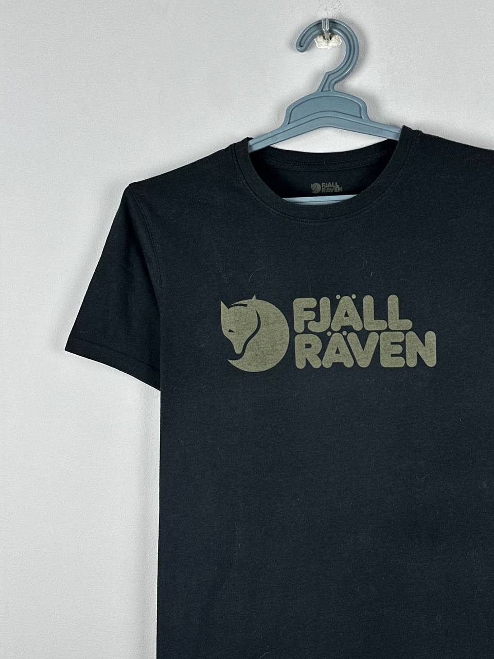 Fjallraven Fjallraven Outdoor Big Logo Balck T Shirt Size US S / EU 44-46 / 1 - 3 Thumbnail
