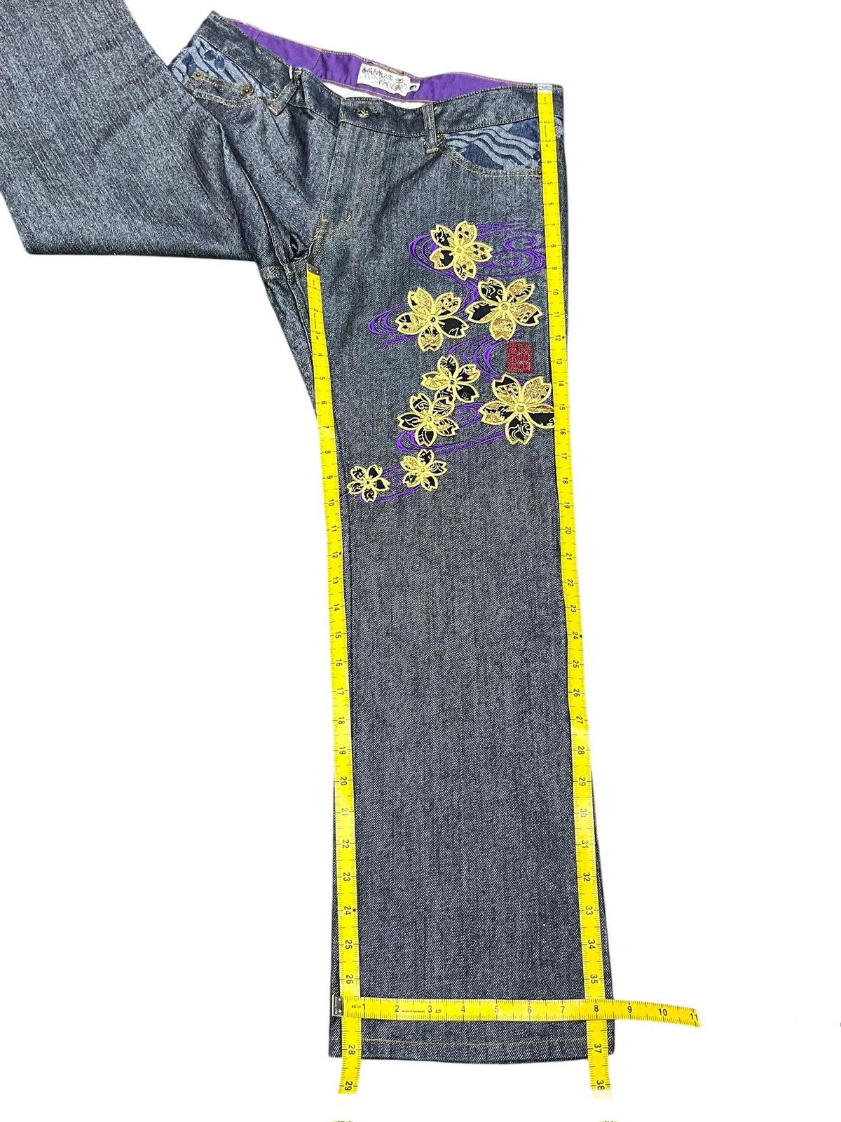Karakuri Tamashii Shining Denim Karakuri Tamashii Sakura Embroidered Jeans Size 30" / US 8 / IT 44 - 14 Thumbnail