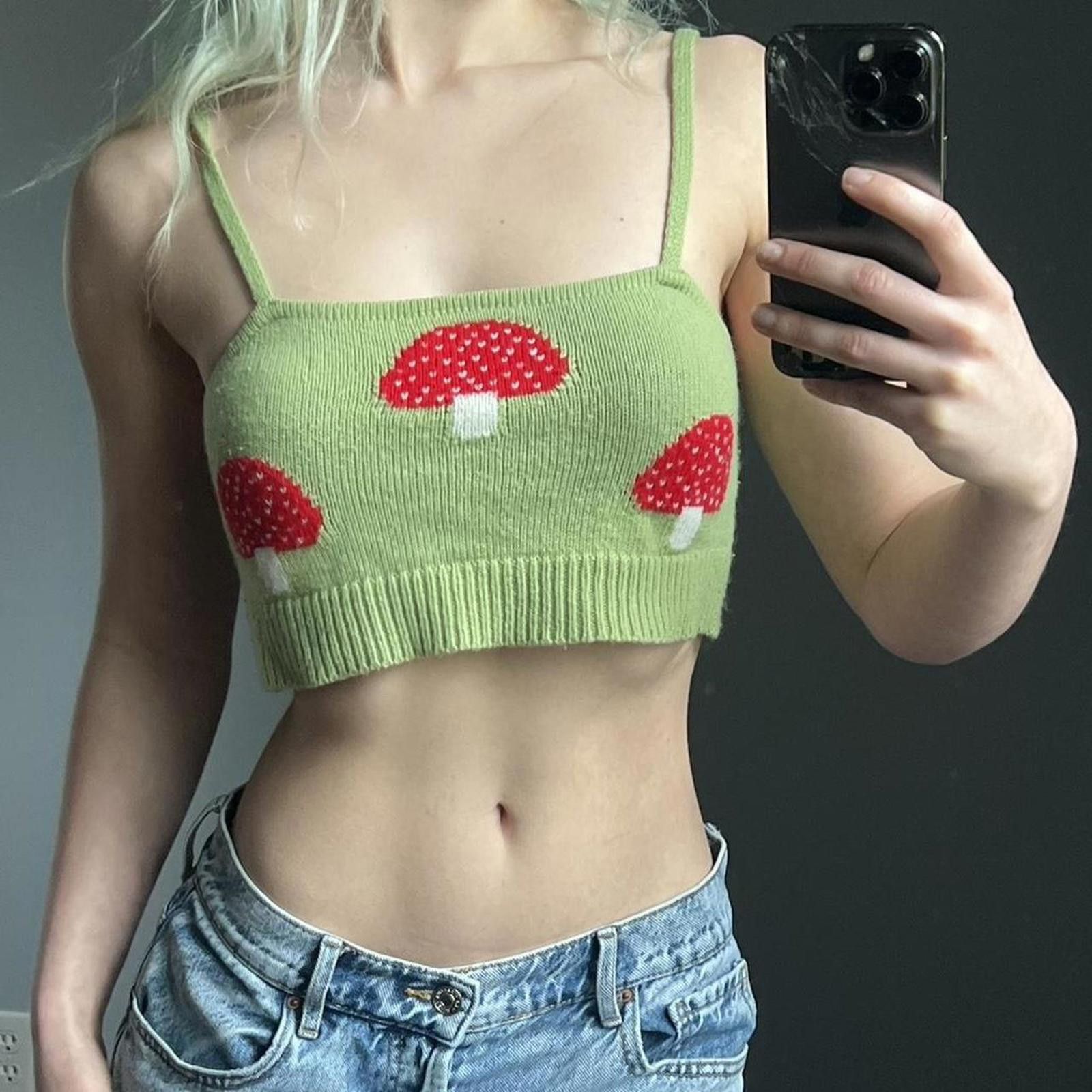 Shein Green and red mushroom crop top Size S / US 4 / IT 40 - 2 Thumbnail
