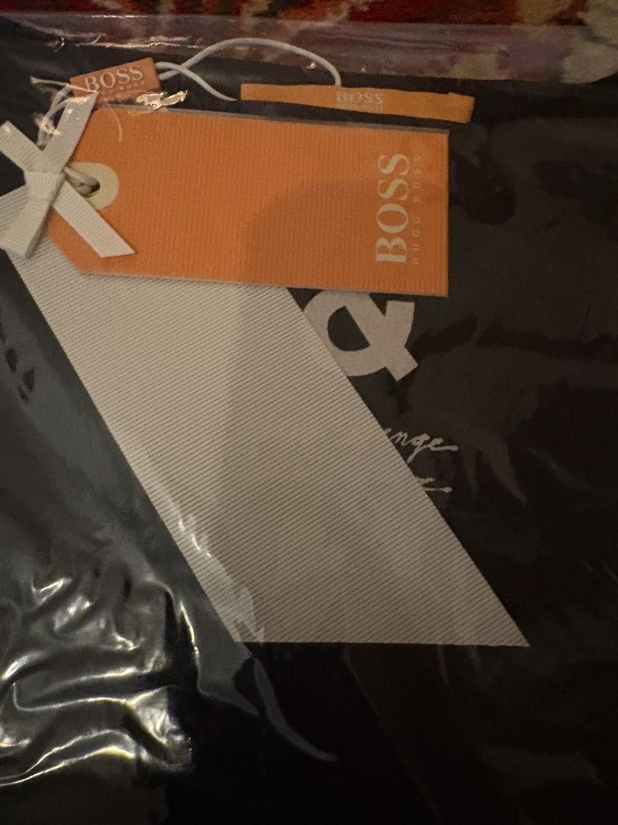 Hugo Boss The “&” T-shirt by Hugo boss Size S / US 4 / IT 40 - 3 Thumbnail
