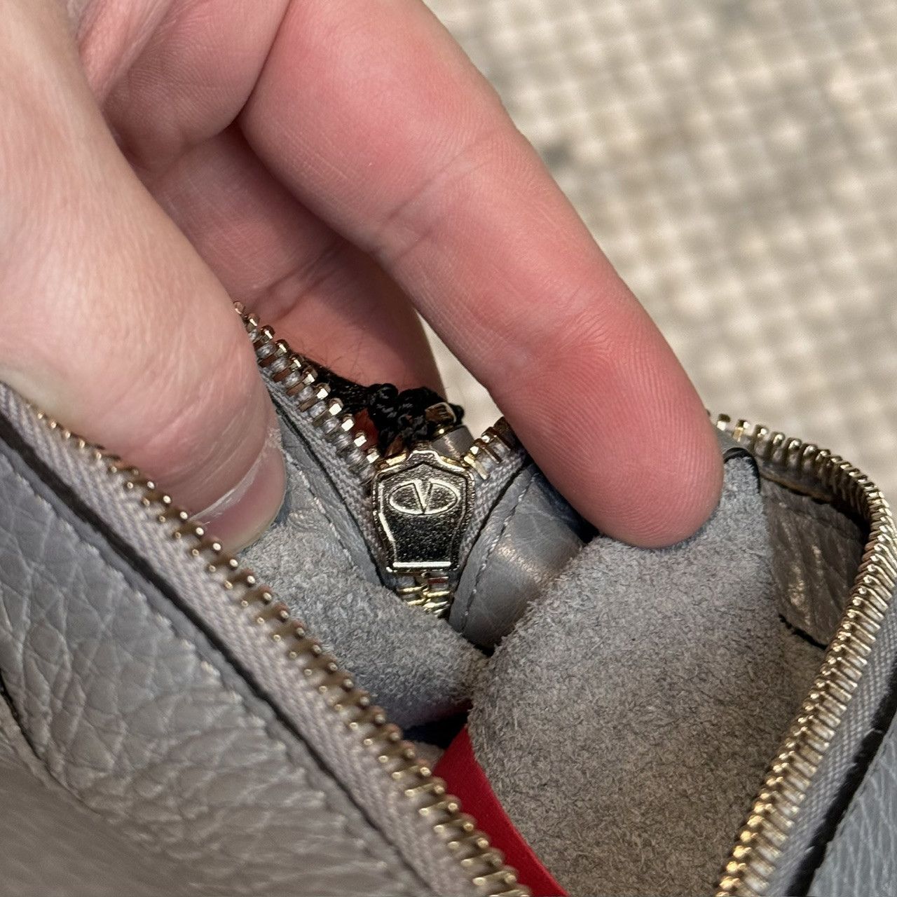 Valentino Valentino Grey Leather Rockstud Medium Shopping Tote Size ONE SIZE - 12 Thumbnail