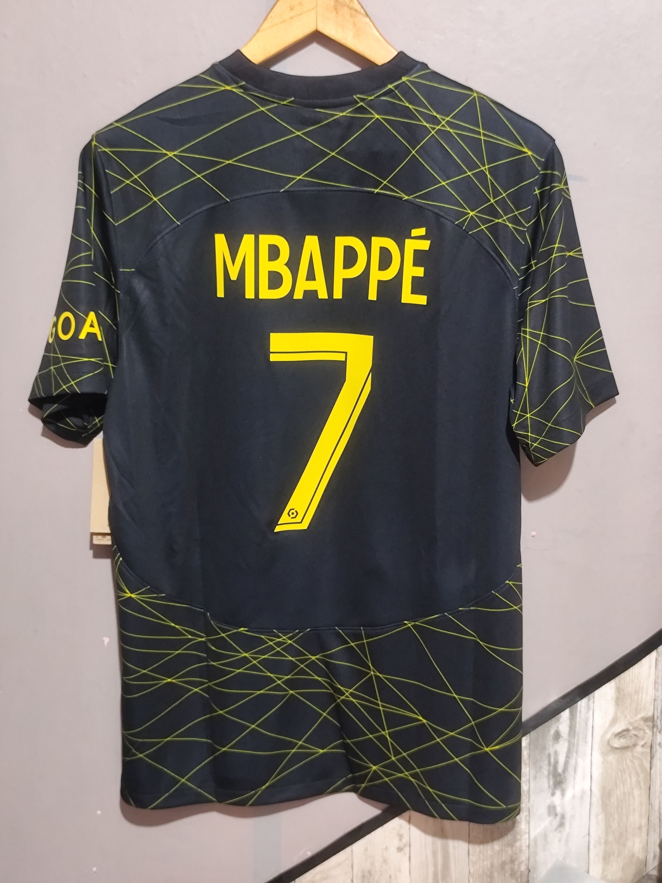 Jordan Brand Jordan x Paris Saint-Germain (PSG) 2022/23 #7 Mbappe Jersey Size US M / EU 48-50 / 2 - 1 Thumbnail