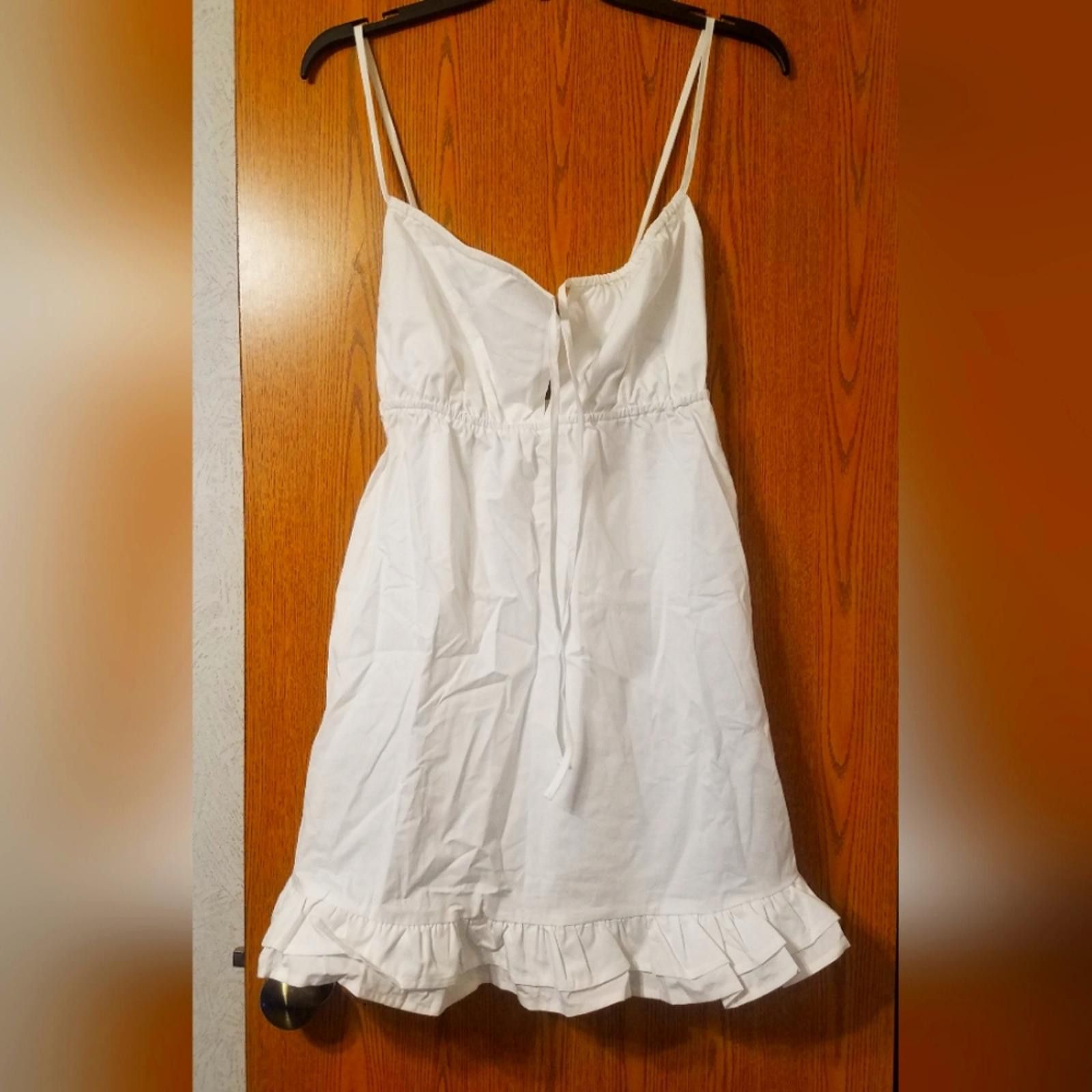 Designer NWT Cupshe White Ruffle Hem Dress Size Small Size S / US 4 / IT 40 - 1 Thumbnail