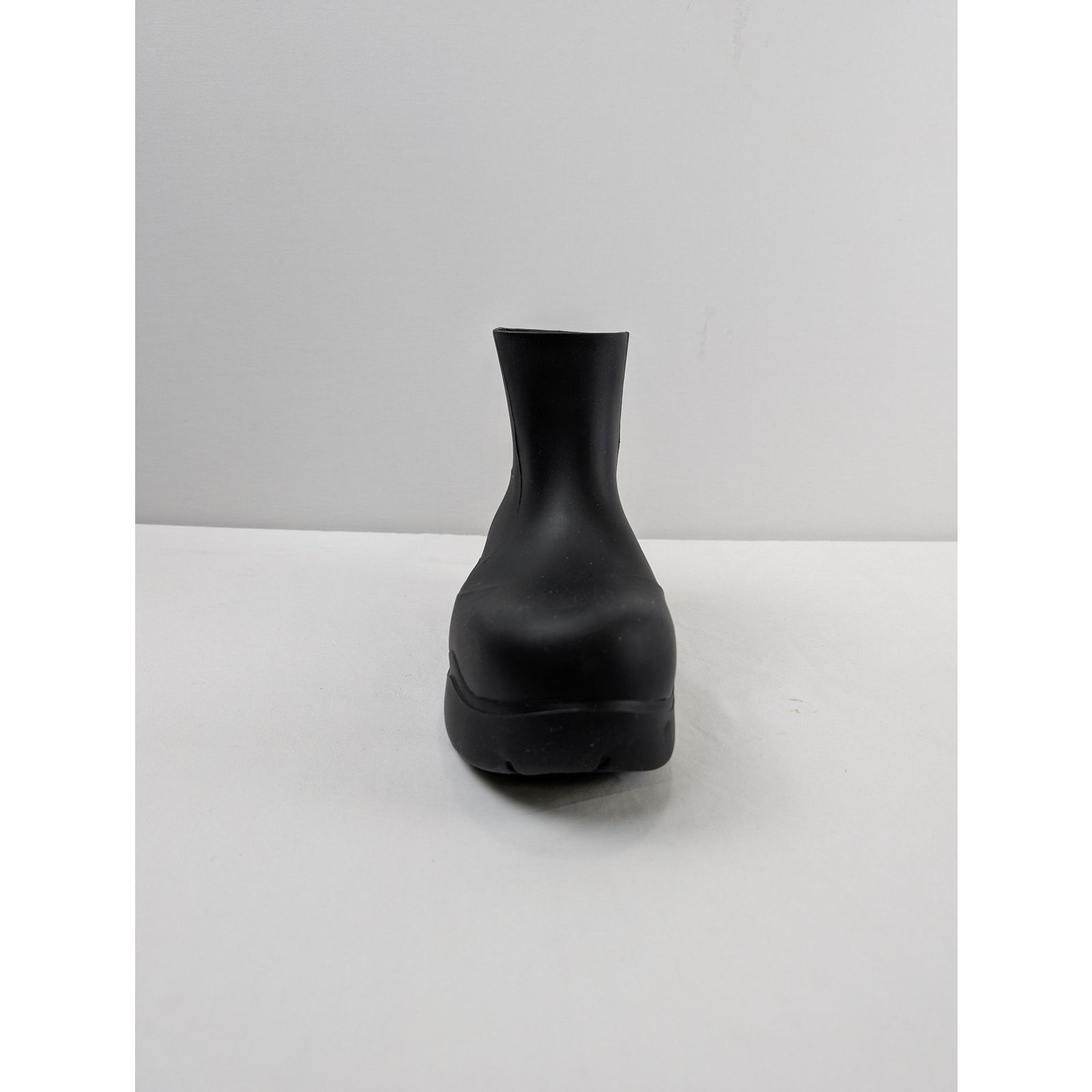 Bottega Veneta o1rshd1 Q:4 / Matt Rubber Puddle Ankle Boots in Black 44 Size US 11 / EU 44 - 9 Thumbnail