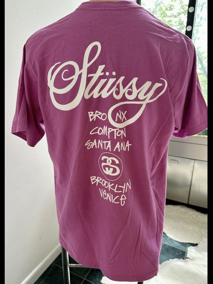 Stussy NEW STUSSY WORLD TOUR STREETWEAR TSHIRT BERRY PURPLE M TOKYO Size US M / EU 48-50 / 2 - 3 Thumbnail