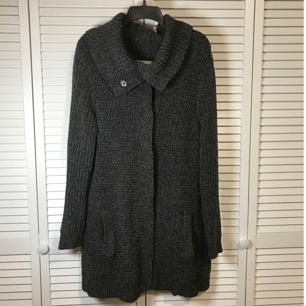 Old Navy Old Navy Gray Lamb’s Wool Collared Long Sleeve Cardigan L Size L / US 10 / IT 46 - 1 Thumbnail