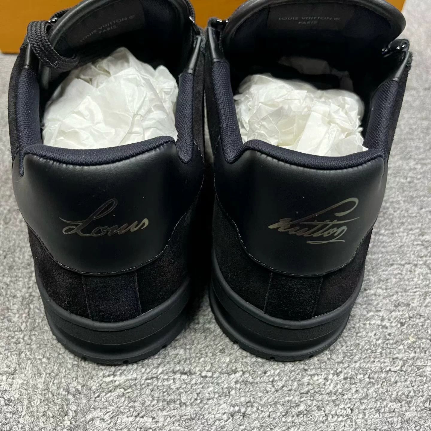 Louis Vuitton Louis Vuitton Black Round-Toe Casual Shoes Size US 7 / EU 40 - 4 Thumbnail