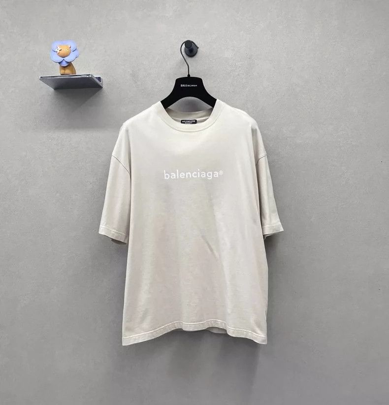 Balenciaga Balenciaga Logo Alphabet Printed Round Neck Straight Short Size US S / EU 44-46 / 1 - 1 Thumbnail