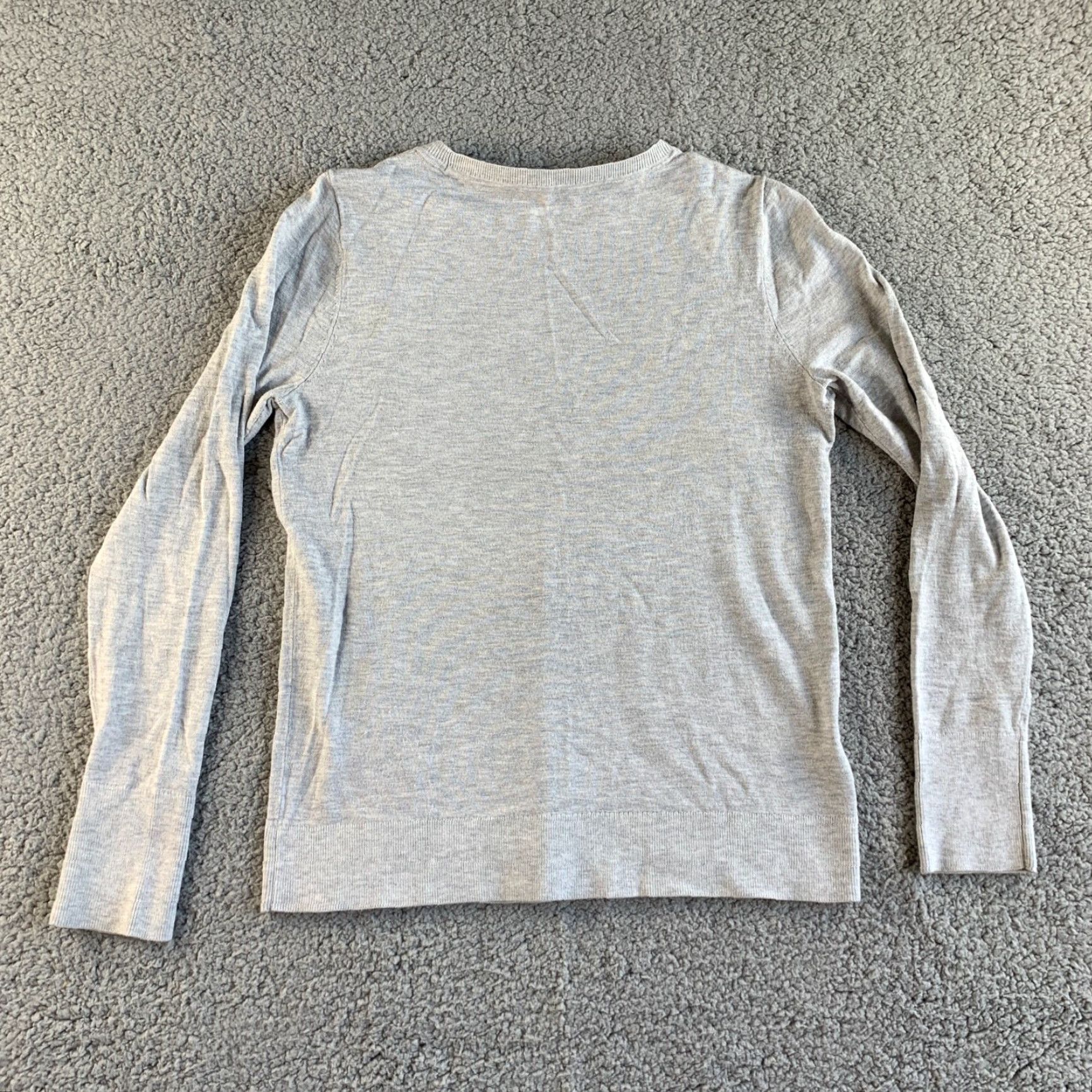 Loft **LOFT Minimalist Neutral Gray Women's Crewneck Long Sleeve Sweater** User: Loft Minimalist Neutral Gray Women's Crewneck Long Sleeve Sweater Size S / US 4 / IT 40 - 2 Thumbnail