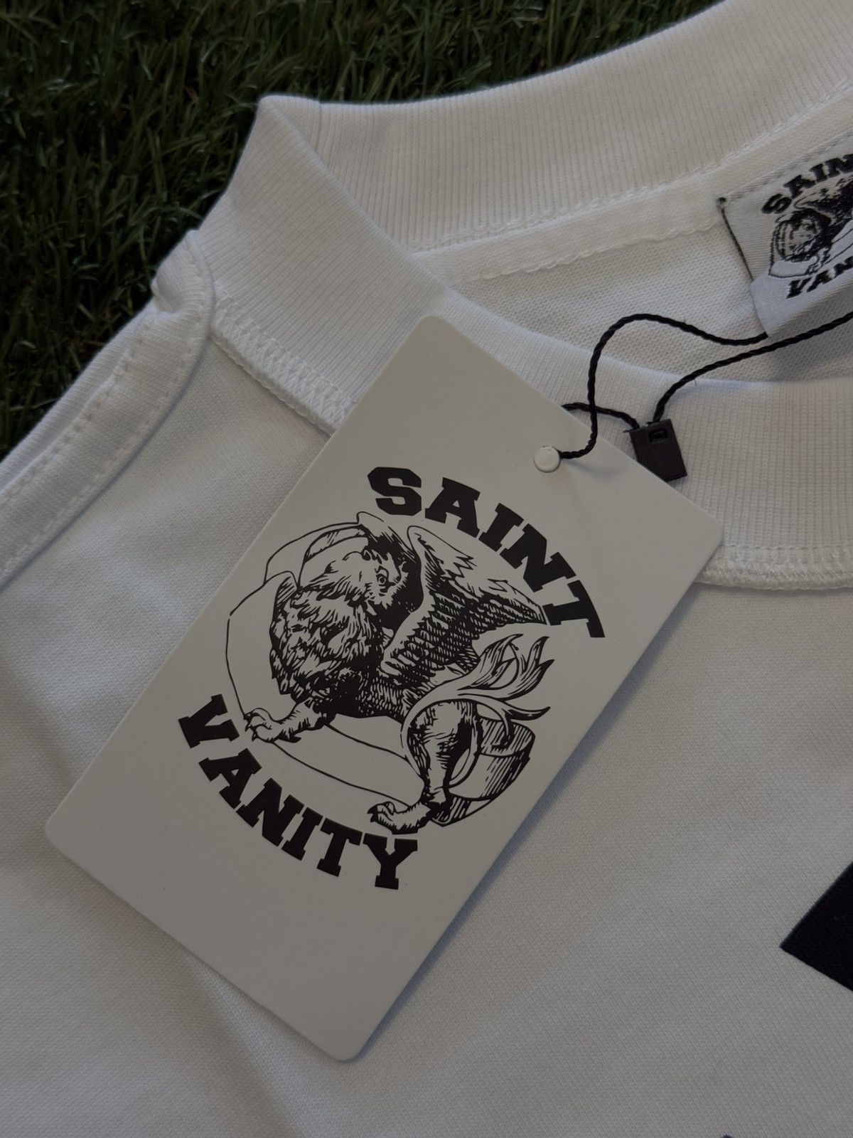 Saint Vanity Saint Vanity White Griffins Tee Shirt Size Large (NEW) Size US L / EU 52-54 / 3 - 5 Thumbnail