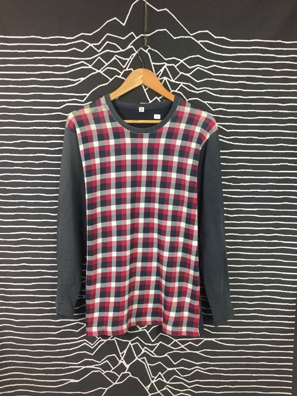 Uniqlo Uniqlo Men's XL Plaid Front Hybrid Long Sleeve Tee Size US XL / EU 56 / 4 - 2 Thumbnail