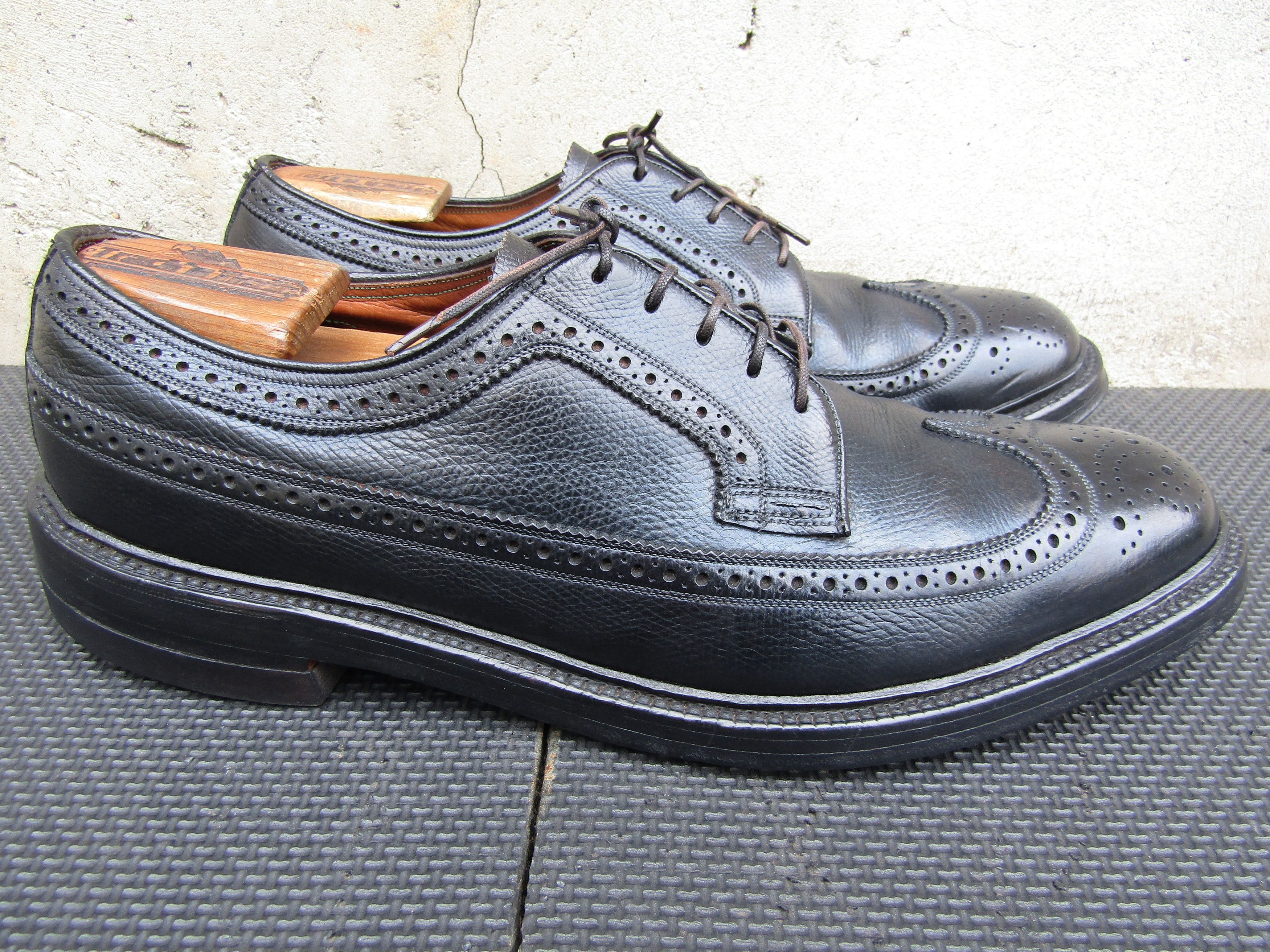 Florsheim FLORSHEIM Imperial Pebble Kenmoor 5 Nail V Cleat Wingtip Size US 10 / EU 43 - 7 Thumbnail