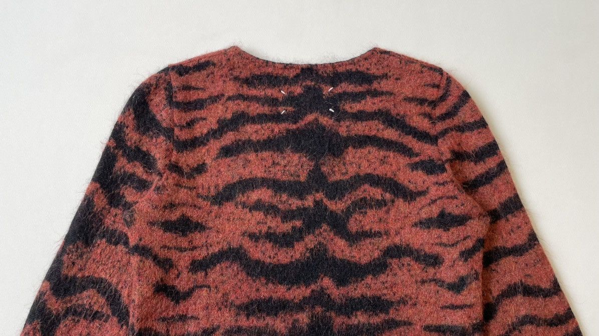 Maison Margiela A/W 05 ‘Tiger Stripe’ Mohair Sweater Size S / US 4 / IT 40 - 12 Thumbnail