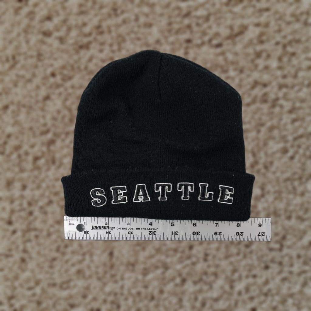 Vintage Seattle Beanie Toque Adult One Size Black Knit Embroidered 100% Acrylic Outdoors Size ONE SIZE - 1 Thumbnail
