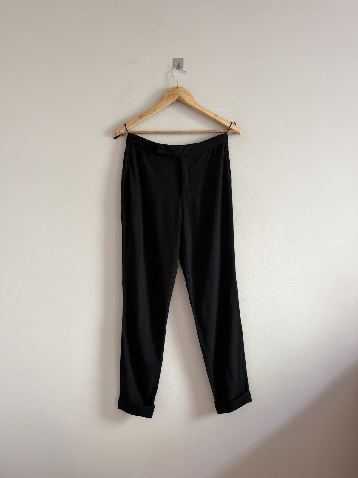 Ralph Lauren Purple Label Ralph Lauren Purple Label Black Wool Tapered Trousers Size 28" / US 6 / IT 42 - 1 Thumbnail