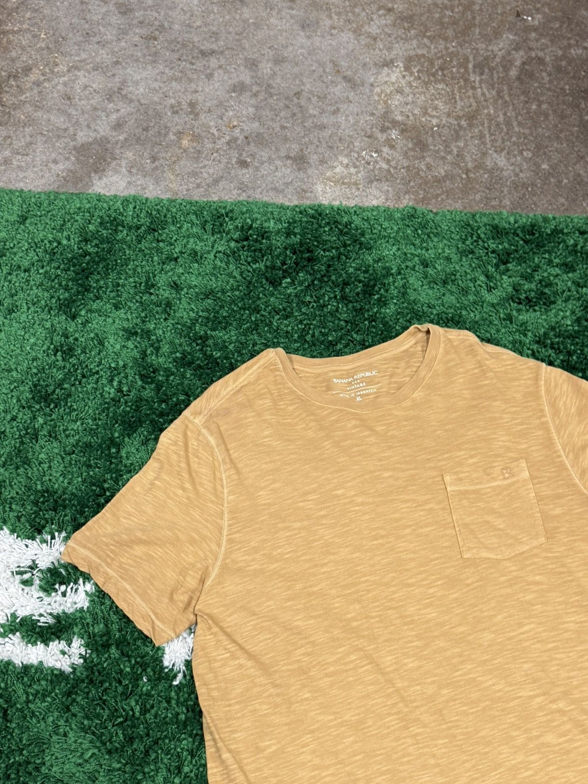 Banana Republic Banana Republic Yellow / Gold Pocket Logo BR Tee XL 90s BR Size US XL / EU 56 / 4 - 2 Thumbnail