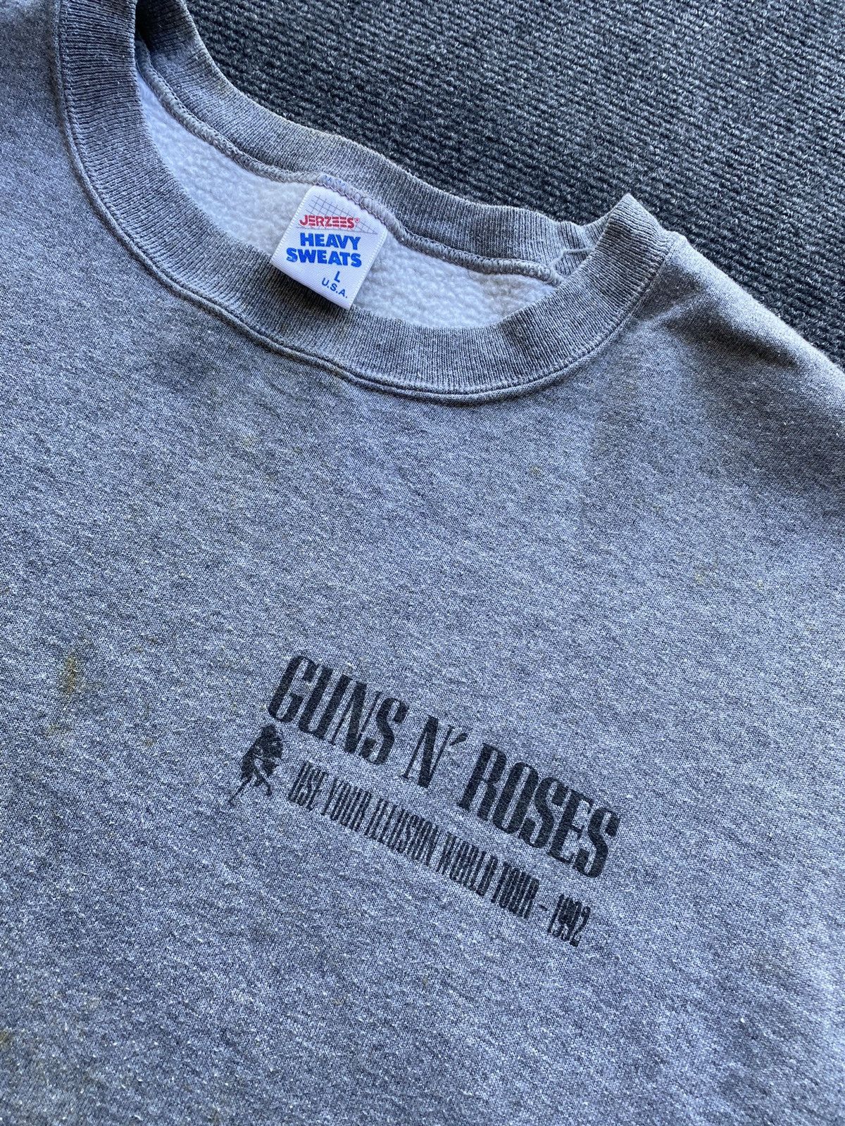 Jerzees 🔥1992 Guns N Roses „Use Your Illusion World Tour” sweatshirt Size US L / EU 52-54 / 3 - 7 Thumbnail