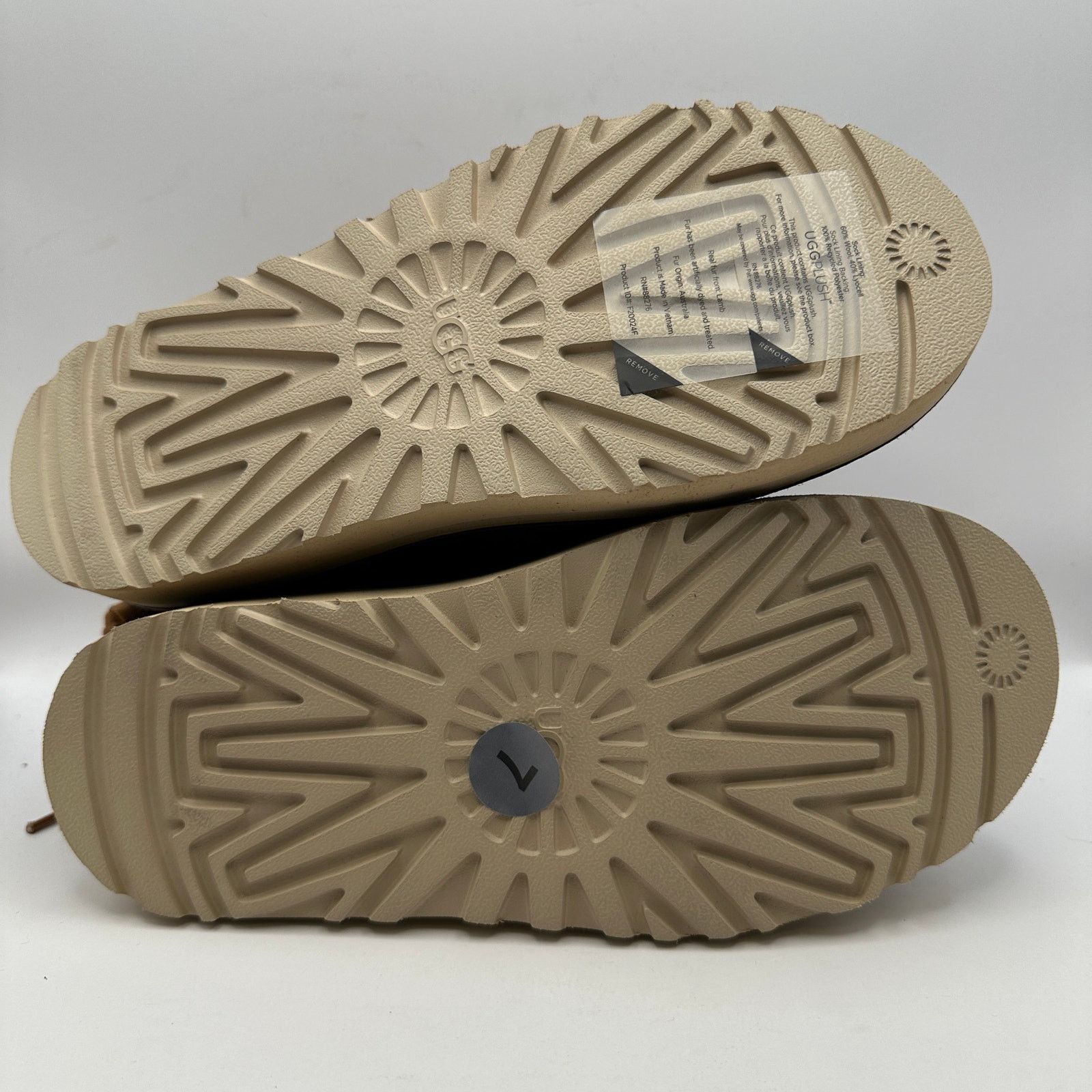 Ugg UGG Women's 5 Campfire Crafted Regenerate Suede Brown Size US 5 / IT 35 - 6 Thumbnail
