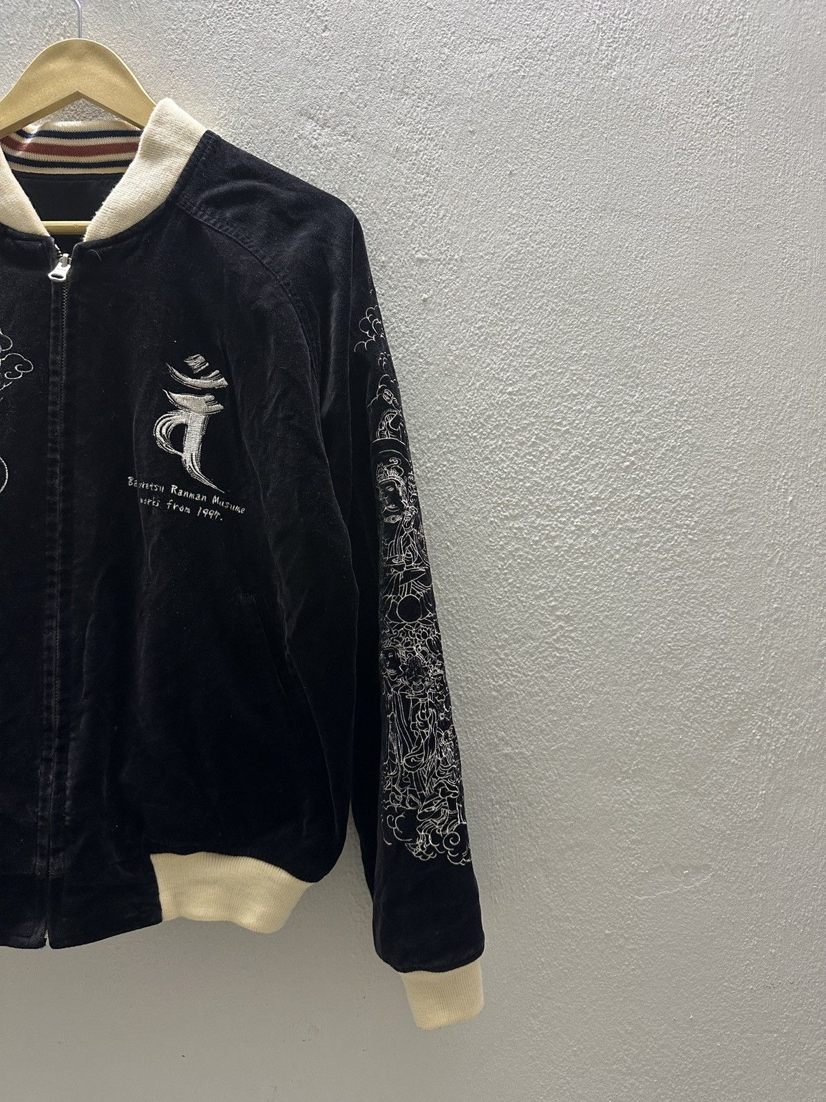 Japanese Brand × Vintage Vintage Reversible Sukajan Japanese Buddhism Art Size US M / EU 48-50 / 2 - 11 Thumbnail