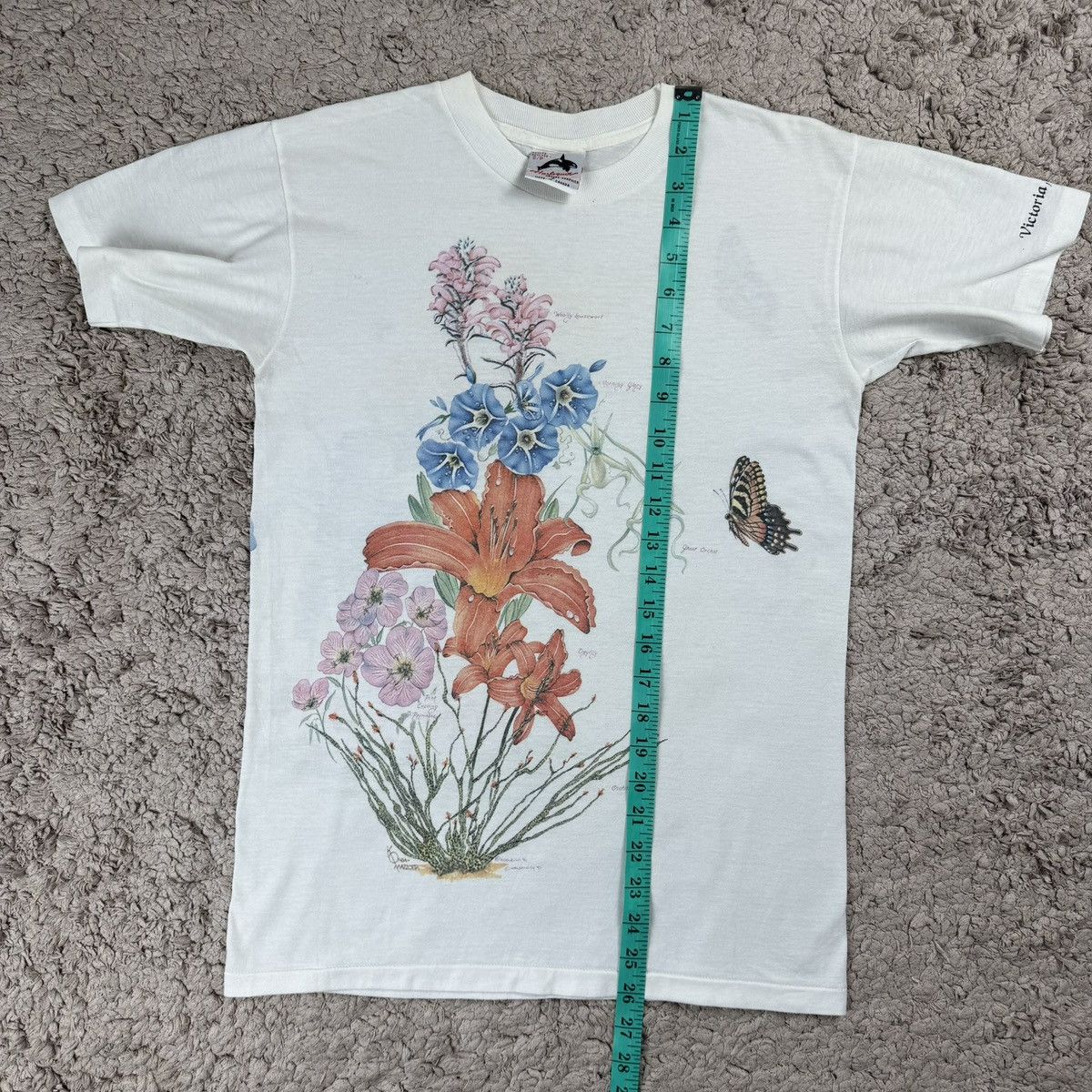 Vintage Vintage 90’s Floral and Butterfly Victoria Canada T-shirt Size US S / EU 44-46 / 1 - 17 Thumbnail