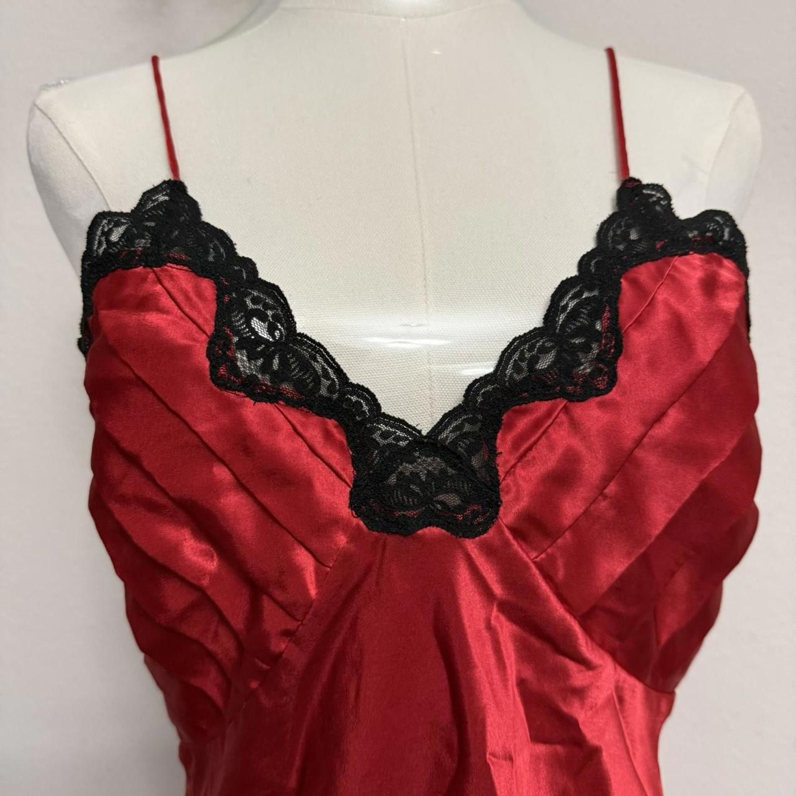 Designer Vintage red and black lace slip Victoria secret lingerie Size M / US 6-8 / IT 42-44 - 5 Thumbnail