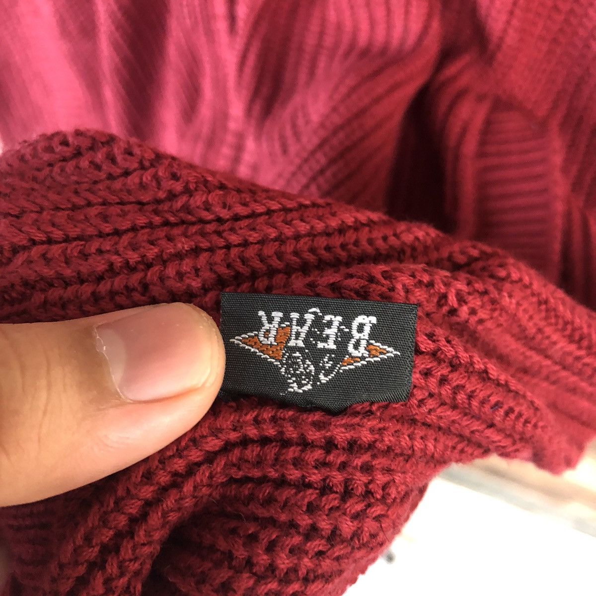 Vintage Bear Red surf sweater Sweatshirt #A2372 Size US M / EU 48-50 / 2 - 13 Thumbnail