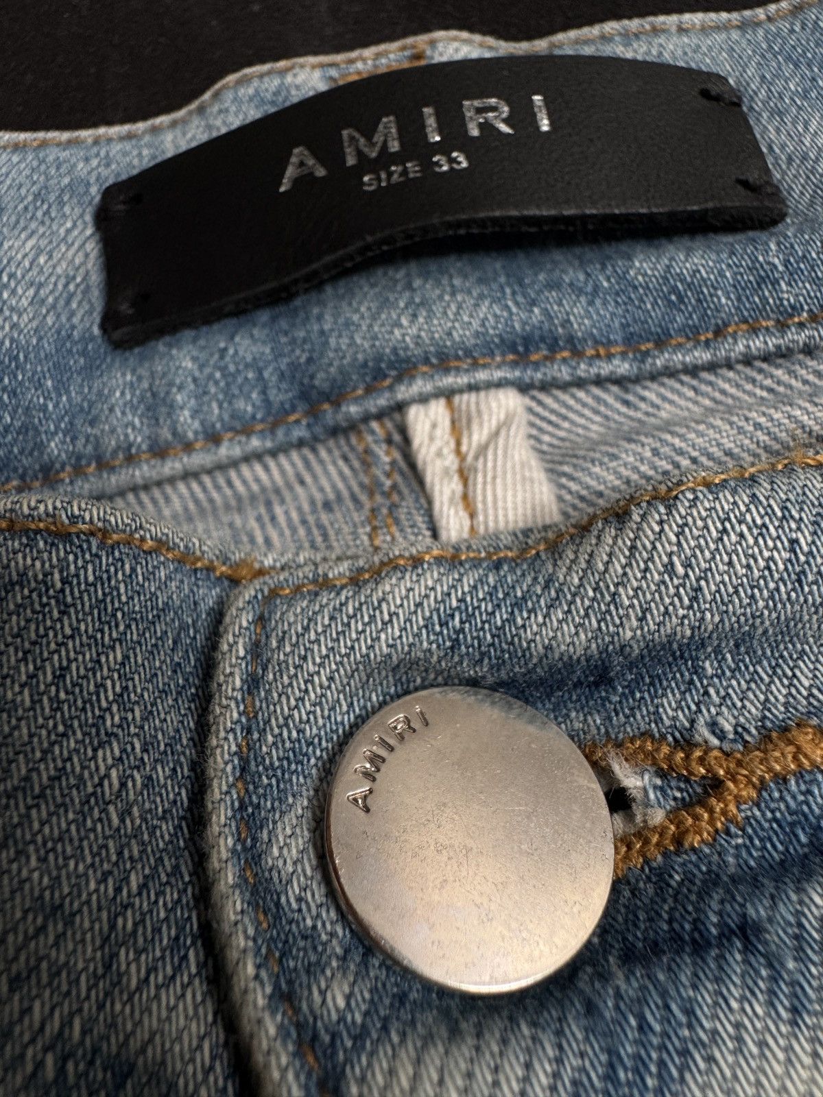 Amiri Amiri Old English LightWash Jeans Size US 33 - 6 Thumbnail