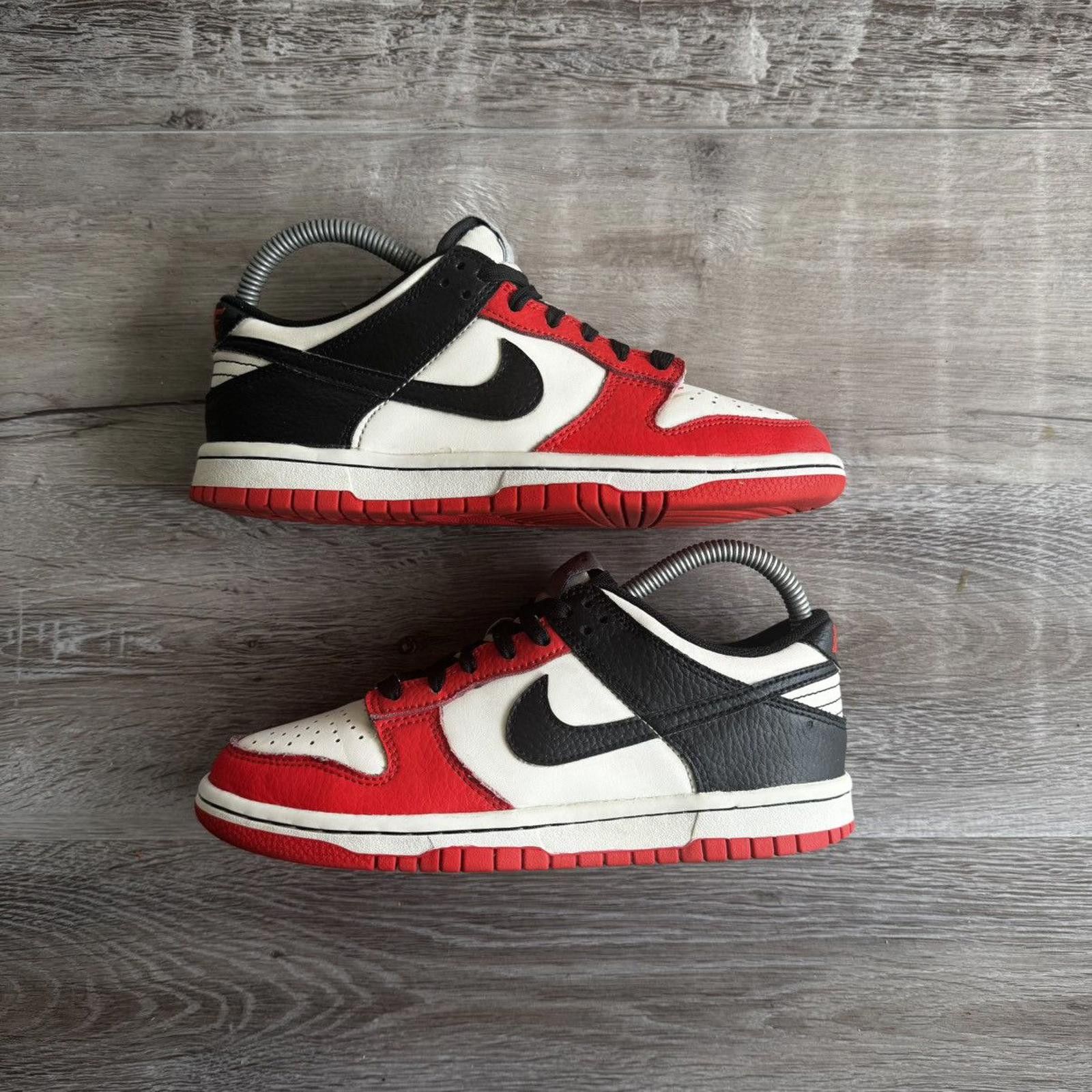Nike NIKE • Dunk Low "NBA 75th Anniversary Chicago" (4.5M) Size US 5 / EU 37 - 2 Thumbnail