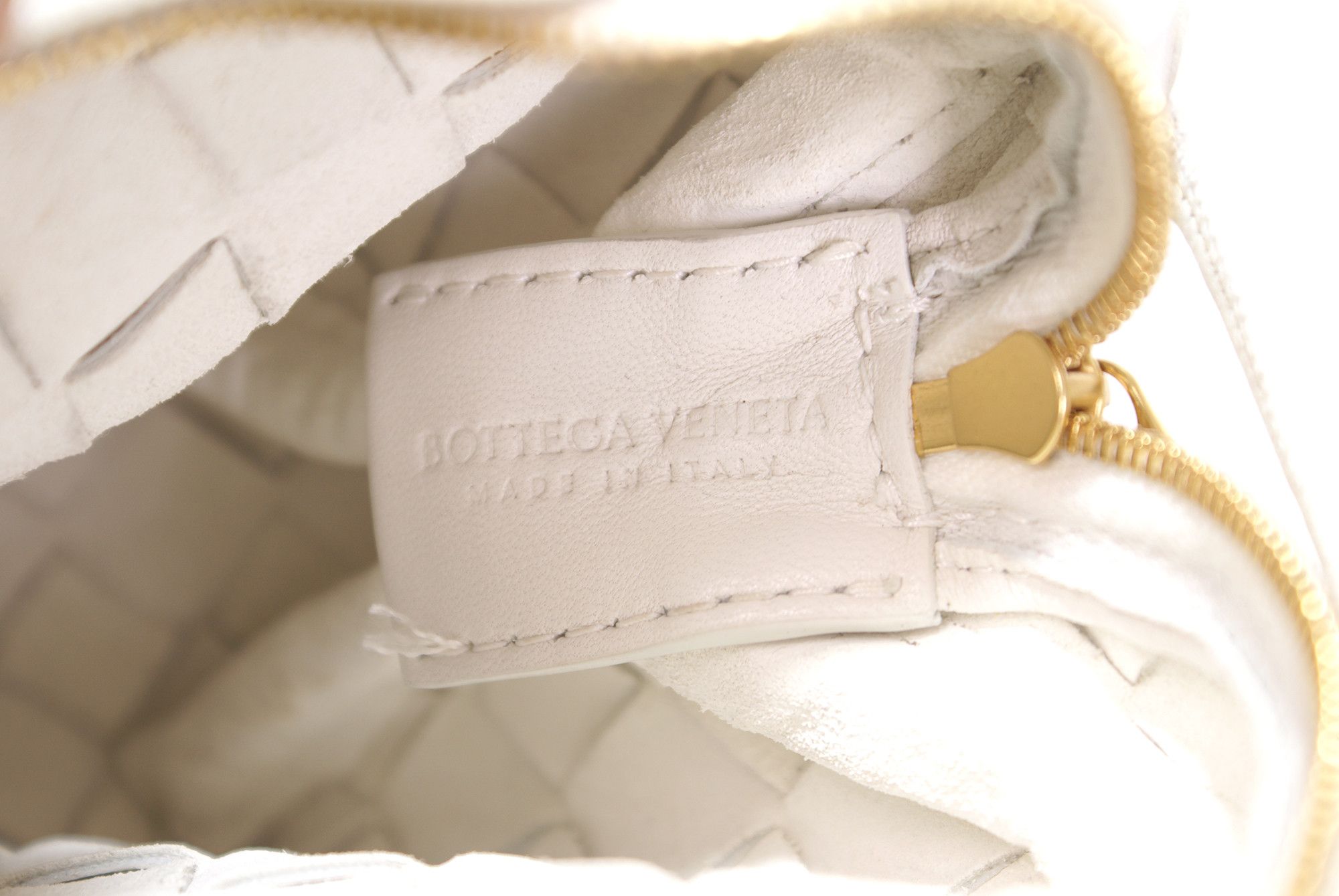 Bottega Veneta Bottega Veneta Leather Mini Loop Camera Shoulder Bag White Size ONE SIZE - 16 Thumbnail
