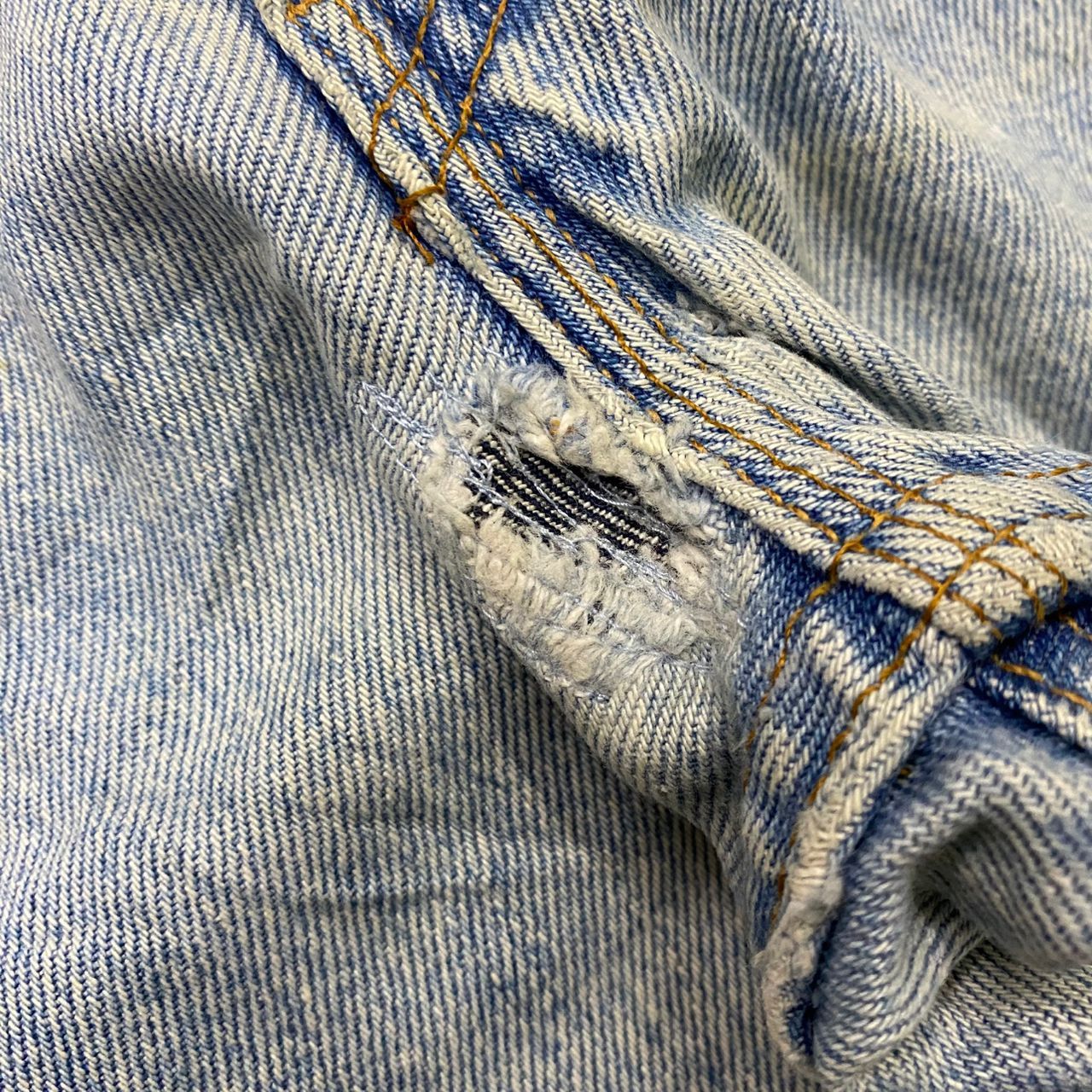 Levi's Vintage Clothing Vintage 90s Levis 501 Distressed denim Kurt Cobain Style Size US 34 / EU 50 - 12 Thumbnail