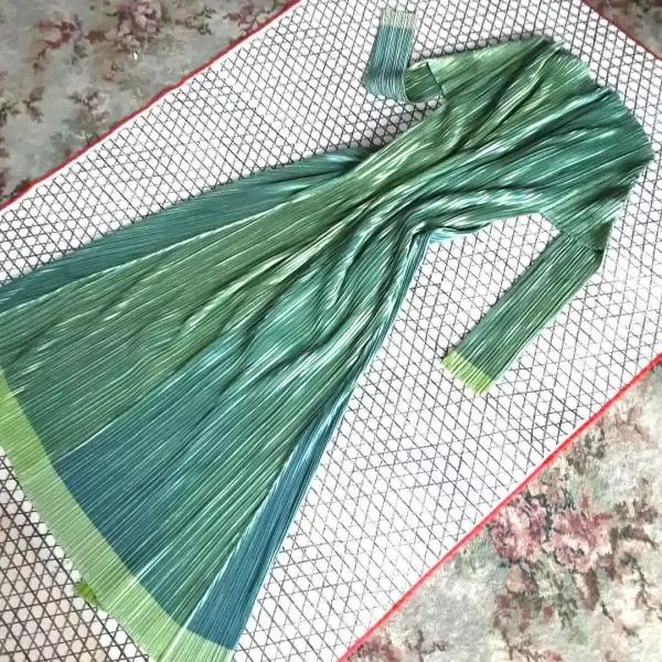 Issey Miyake Issey Miyake size:4 Green vintage Glory luster two-tone lo Size XL / US 12-14 / IT 48-50 - 6 Thumbnail