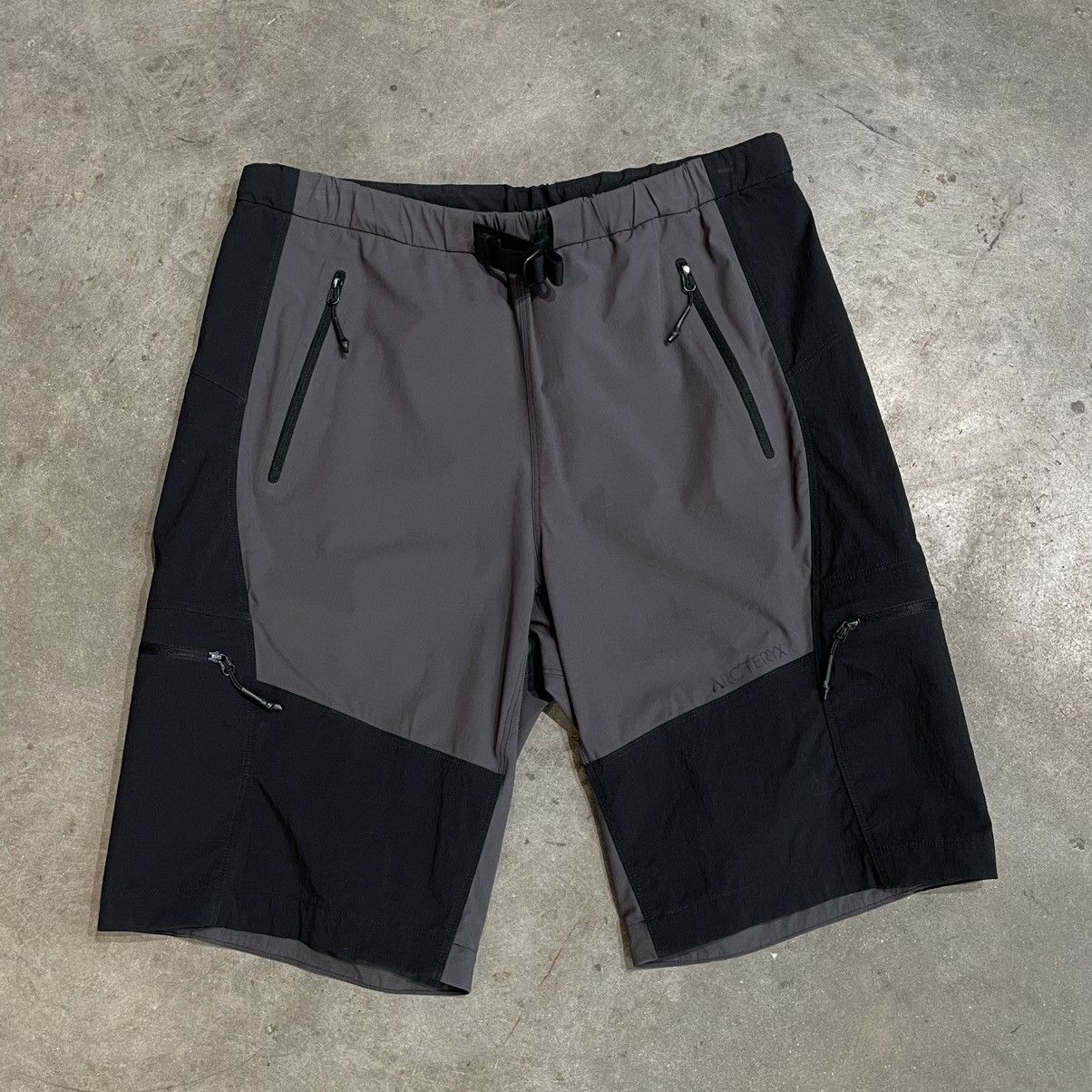 ARC’TERYX HANGDOG shorts black slate logo peel as is 30-34