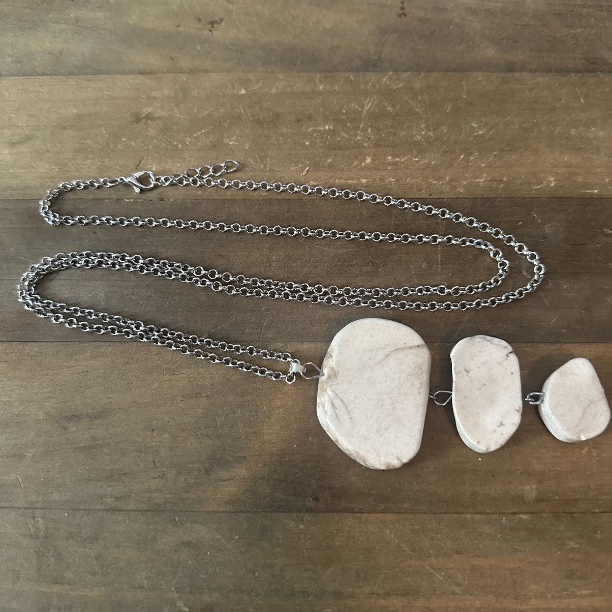 Other Silver tone natural dangling stones pendant necklace Size ONE SIZE - 2 Thumbnail