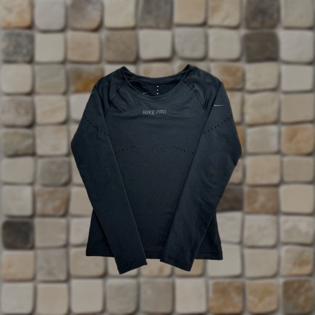 Nike Nike Pro Shirt Womens Small Black Running Pullover Size S / US 4 / IT 40 - 1 Thumbnail