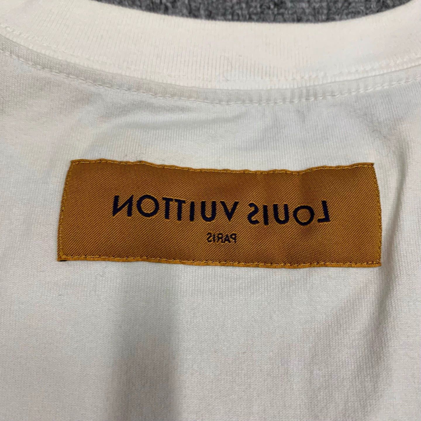 Louis Vuitton LV White Graffiti House Short-Sleeve T XS 9/10 Size US XS / EU 42 / 0 - 9 Thumbnail