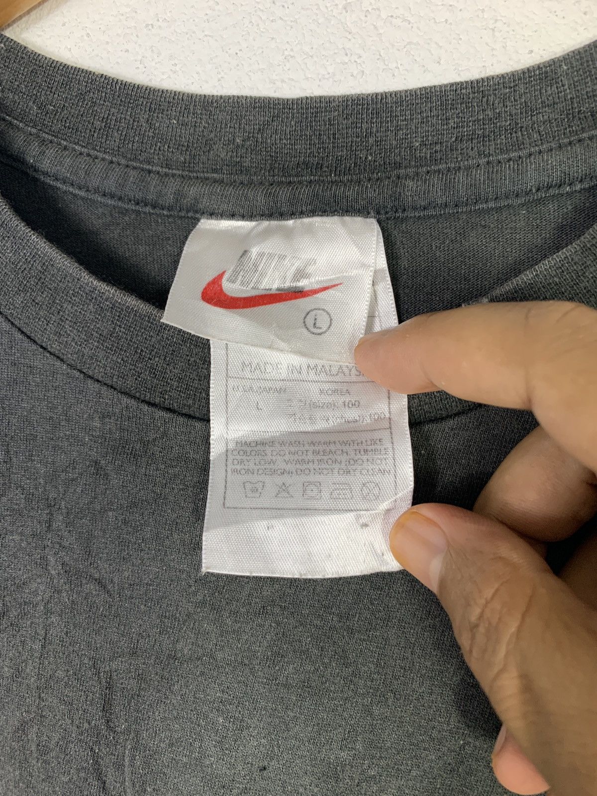 Nike × Vintage Vintage Authentic Nike shoes Logo T Shirt Size US L / EU 52-54 / 3 - 7 Thumbnail