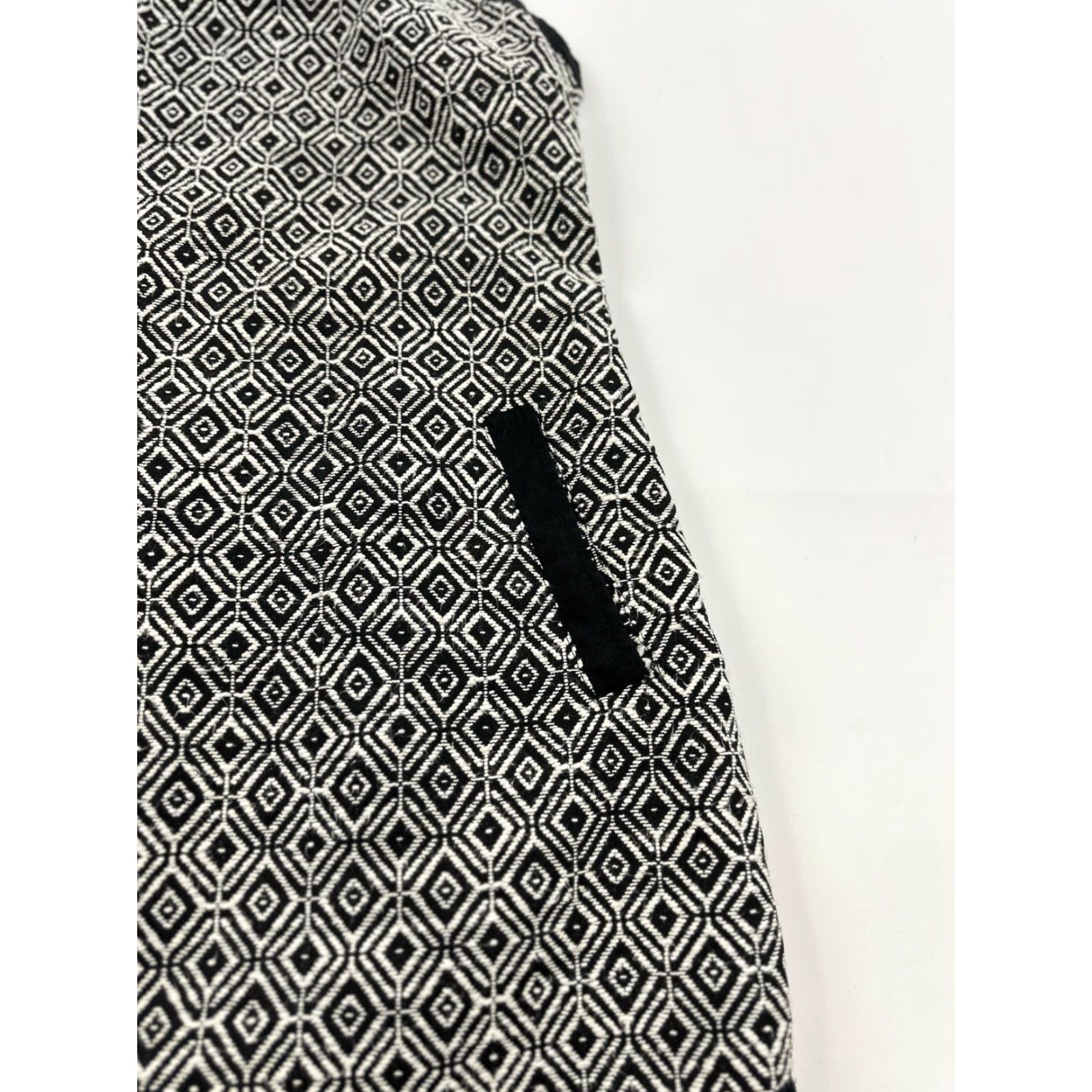 Banana Republic VINTAGE Banana Republic Dress Women’s 0 Black White Geometric Print Sleeveless Linen Short Sheath Pencil Dress Womens Size XS / US 0-2 / IT 36-38 - 4 Thumbnail