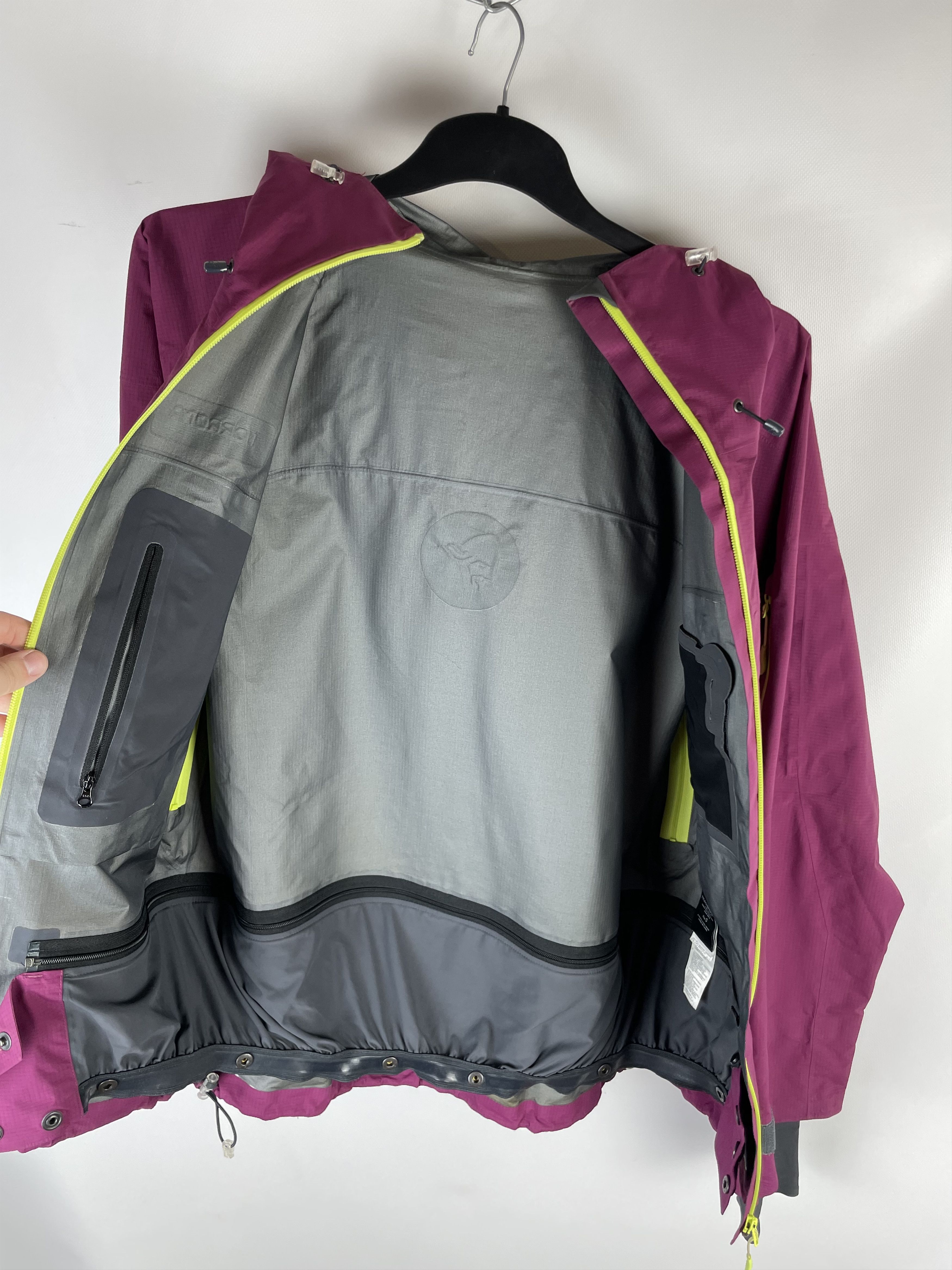 Norrona Norrona Lofoten Gore Tex Pro Shell Jacket Gorpcore Size US S / EU 44-46 / 1 - 6 Thumbnail