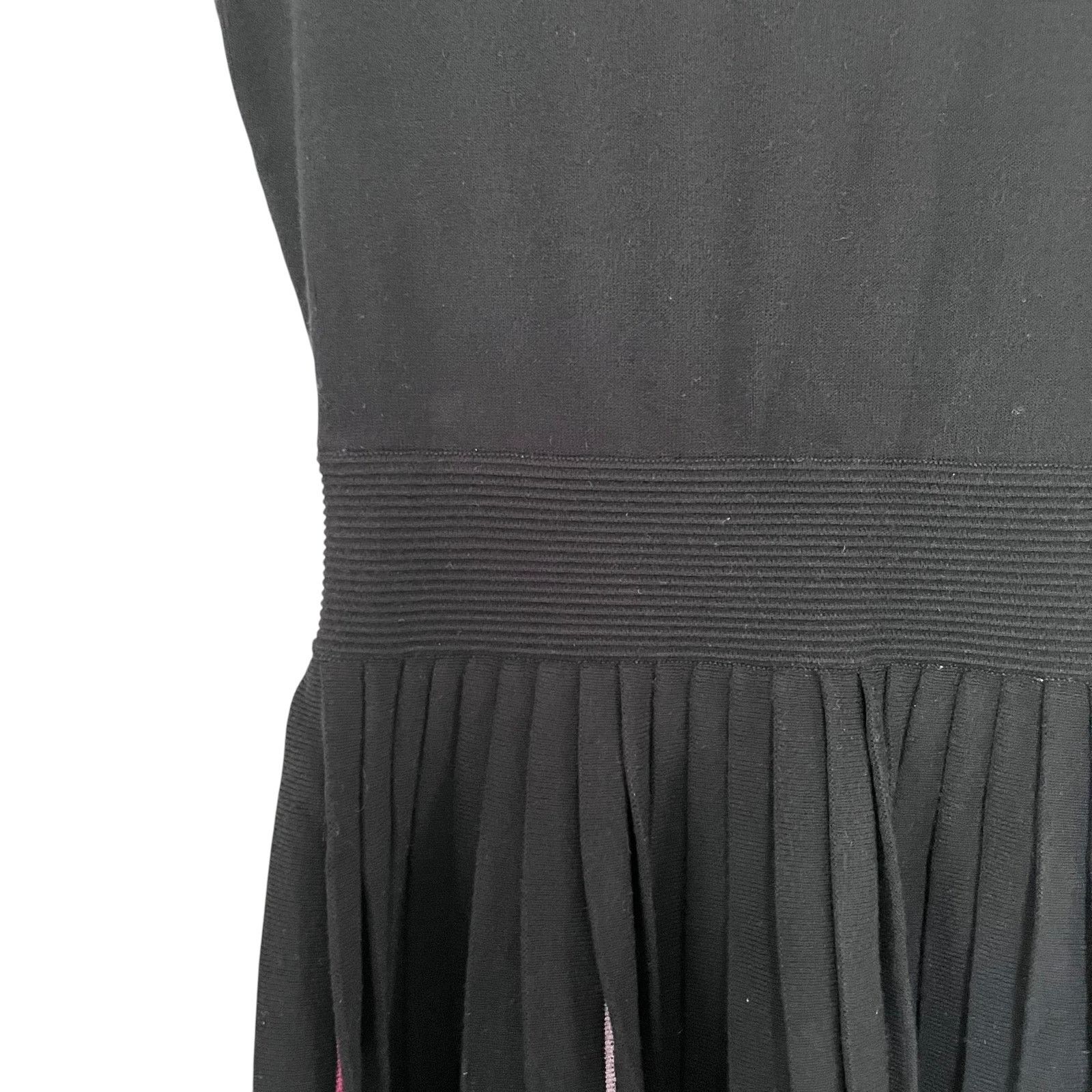 Kate Spade Kate Spade Black Pleated Scalloped Knit Sweater Midi Dress Size XS / US 0-2 / IT 36-38 - 6 Thumbnail