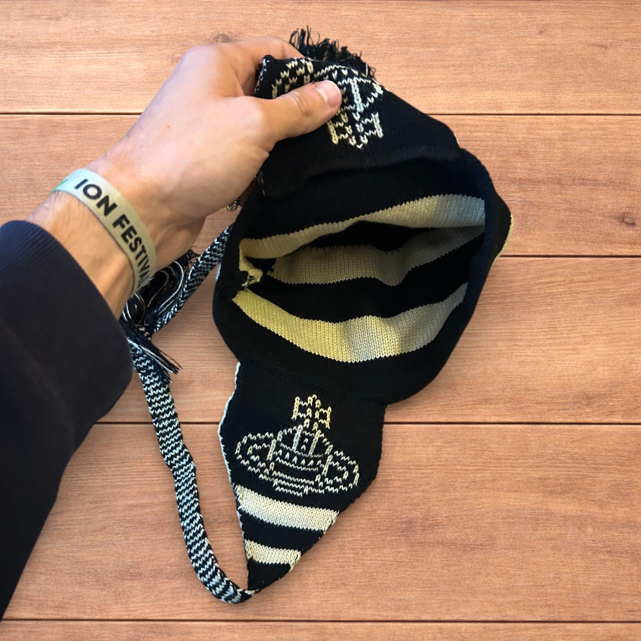 Japanese Brand Vintage style Dappy ear flap bobble hat in black/beige. Size ONE SIZE - 5 Thumbnail