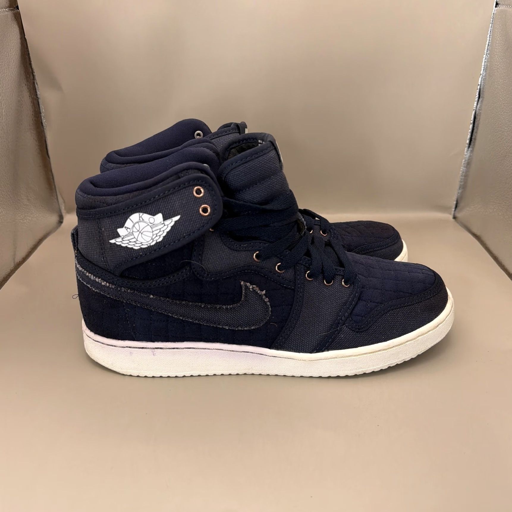 Nike Nike Air Jordan 1 Shoes Mens Size 9.5 Blue Quilted High Top Sneakers 638471-403 Size US M / EU 48-50 / 2 - 3 Thumbnail